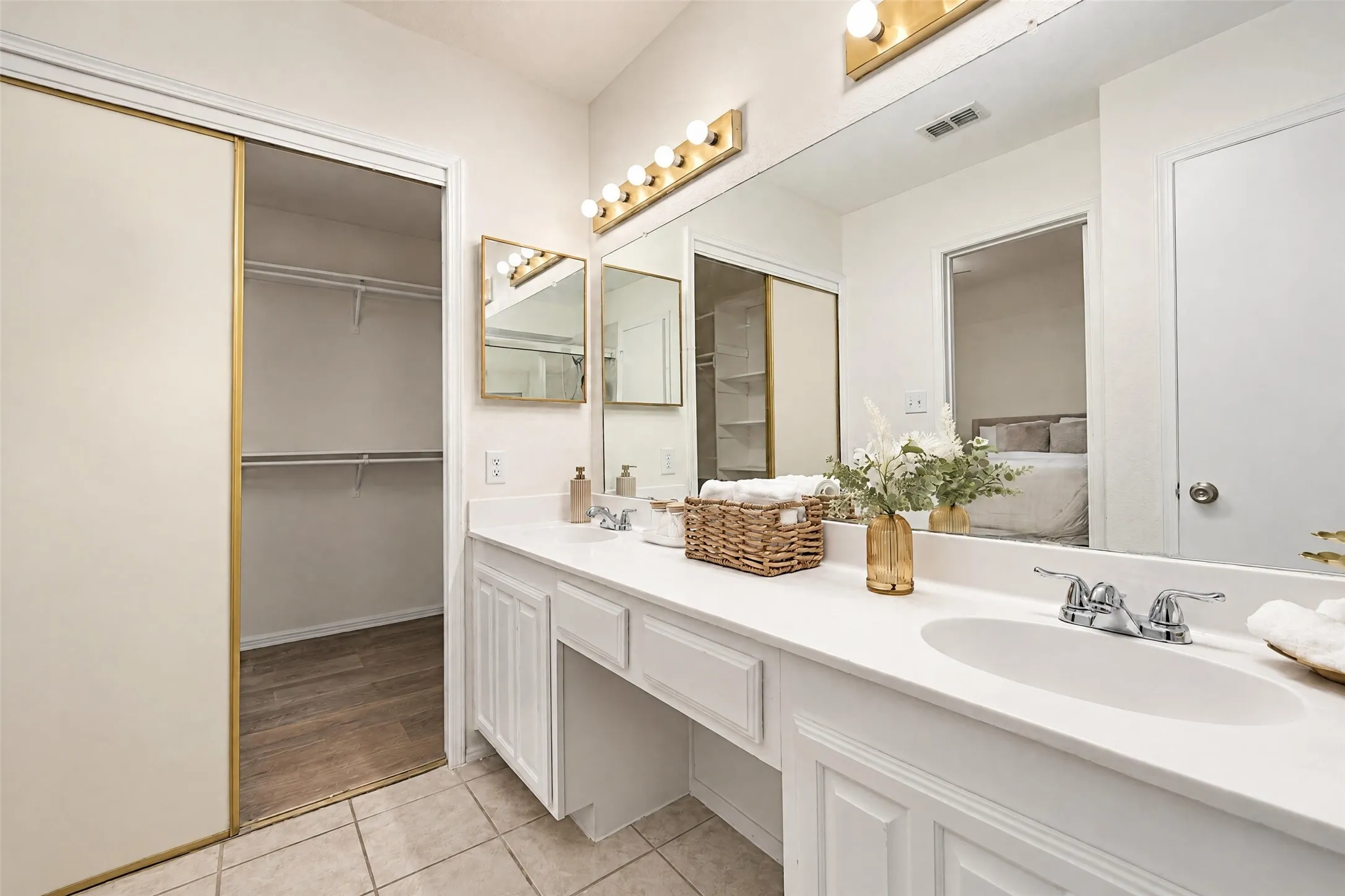 Single Family Residence For Sale in Dallas County , 2650 Princewood Drive, Garland, Texas 75040, 3 Bedroom, 2 Bathroom, 2 Garage spaces, 1,868 Sqft, built in 1986, mls#21401826, Real Estate Agent in Garland, Homes For Sale in Dallas county, Homes For Sale in Garland, Realtor in Garland Texas, Real Estate Brokerage Independent Realty Texas, Luminita Cordes Realtor