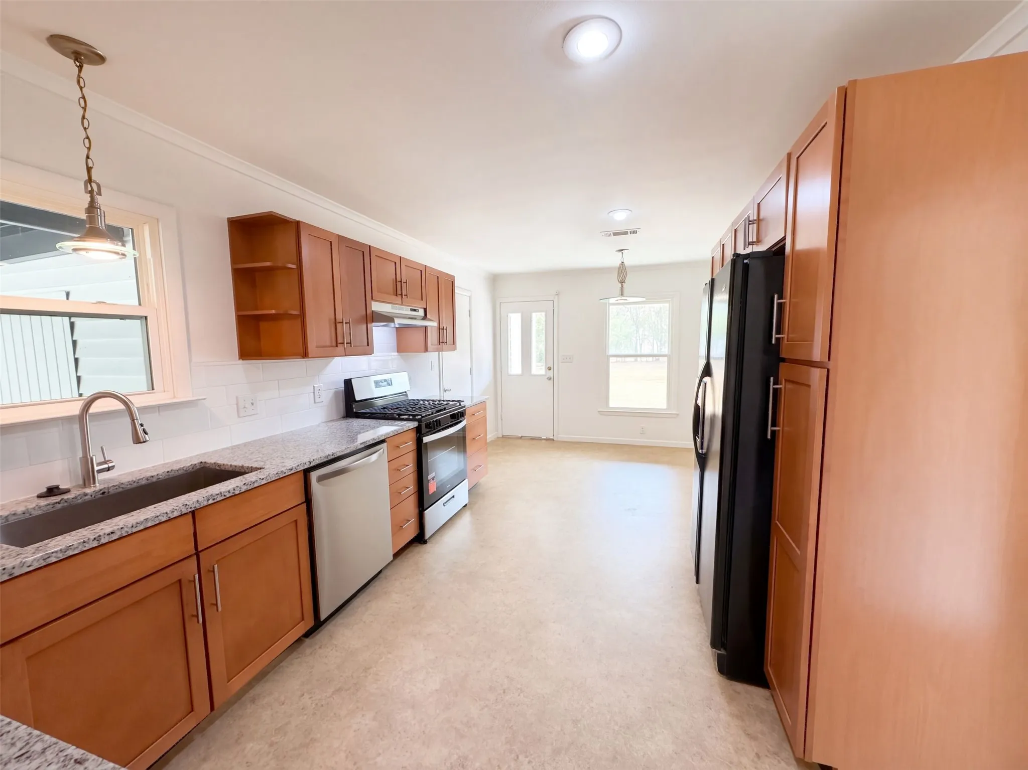 Single Family Residence For Sale in Tarrant County , 3009 Tex Boulevard, Fort Worth, Texas 76116, 3 Bedroom, 1 Bathroom, Garage spaces, 1,498 Sqft, built in 1954, mls#21401832, Real Estate Agent in Fort Worth, Homes For Sale in Tarrant county, Homes For Sale in Fort Worth, Realtor in Fort Worth Texas, Real Estate Brokerage Independent Realty Texas, Luminita Cordes Realtor