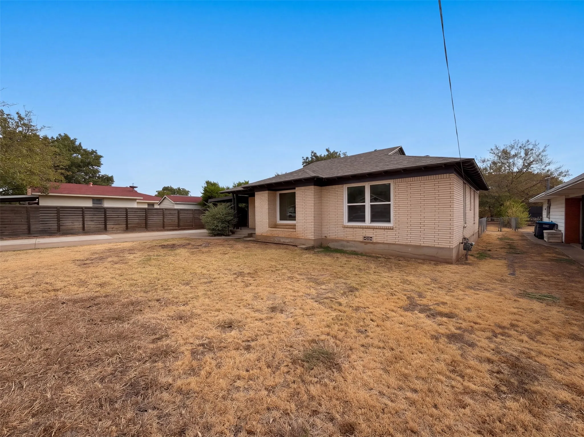 Single Family Residence For Sale in Tarrant County , 3009 Tex Boulevard, Fort Worth, Texas 76116, 3 Bedroom, 1 Bathroom, Garage spaces, 1,498 Sqft, built in 1954, mls#21401832, Real Estate Agent in Fort Worth, Homes For Sale in Tarrant county, Homes For Sale in Fort Worth, Realtor in Fort Worth Texas, Real Estate Brokerage Independent Realty Texas, Luminita Cordes Realtor