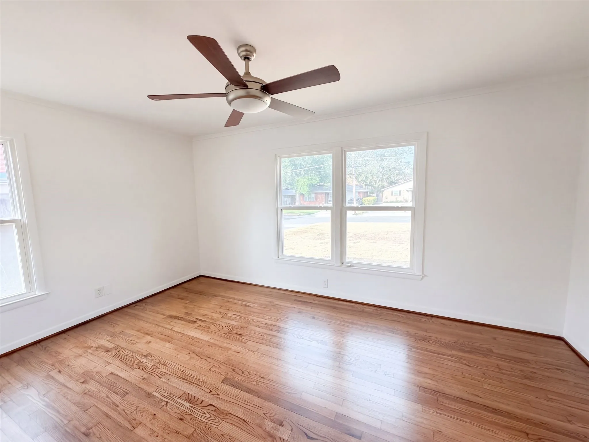 Single Family Residence For Sale in Tarrant County , 3009 Tex Boulevard, Fort Worth, Texas 76116, 3 Bedroom, 1 Bathroom, Garage spaces, 1,498 Sqft, built in 1954, mls#21401832, Real Estate Agent in Fort Worth, Homes For Sale in Tarrant county, Homes For Sale in Fort Worth, Realtor in Fort Worth Texas, Real Estate Brokerage Independent Realty Texas, Luminita Cordes Realtor