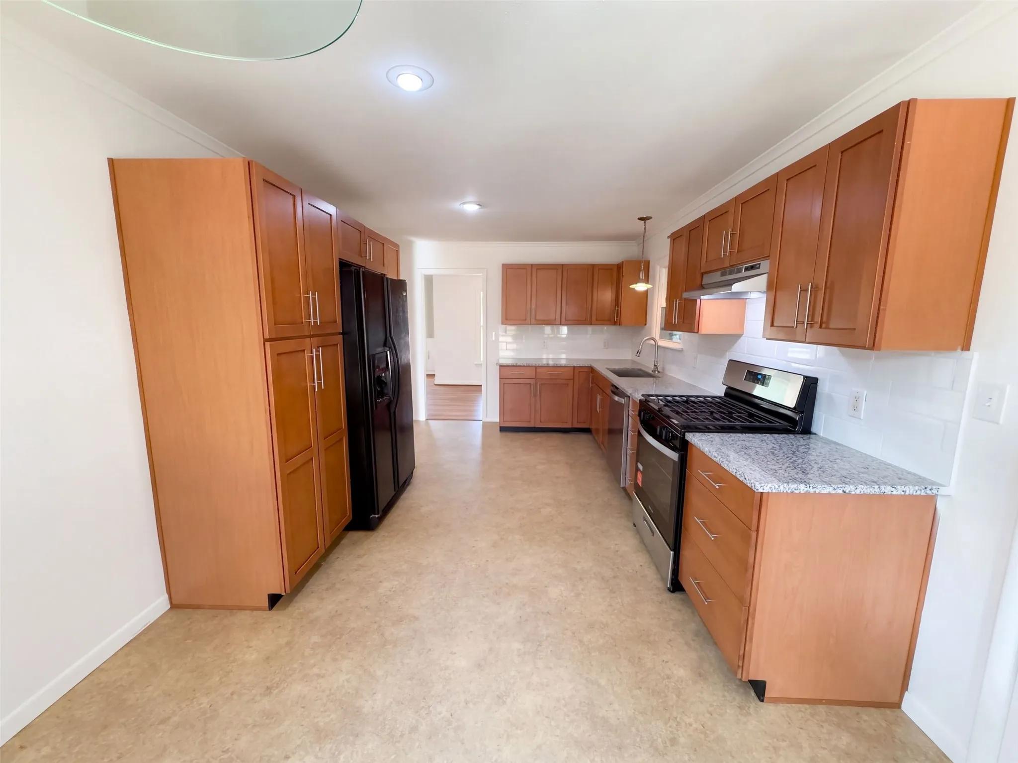 Single Family Residence For Sale in Tarrant County , 3009 Tex Boulevard, Fort Worth, Texas 76116, 3 Bedroom, 1 Bathroom, Garage spaces, 1,498 Sqft, built in 1954, mls#21401832, Real Estate Agent in Fort Worth, Homes For Sale in Tarrant county, Homes For Sale in Fort Worth, Realtor in Fort Worth Texas, Real Estate Brokerage Independent Realty Texas, Luminita Cordes Realtor