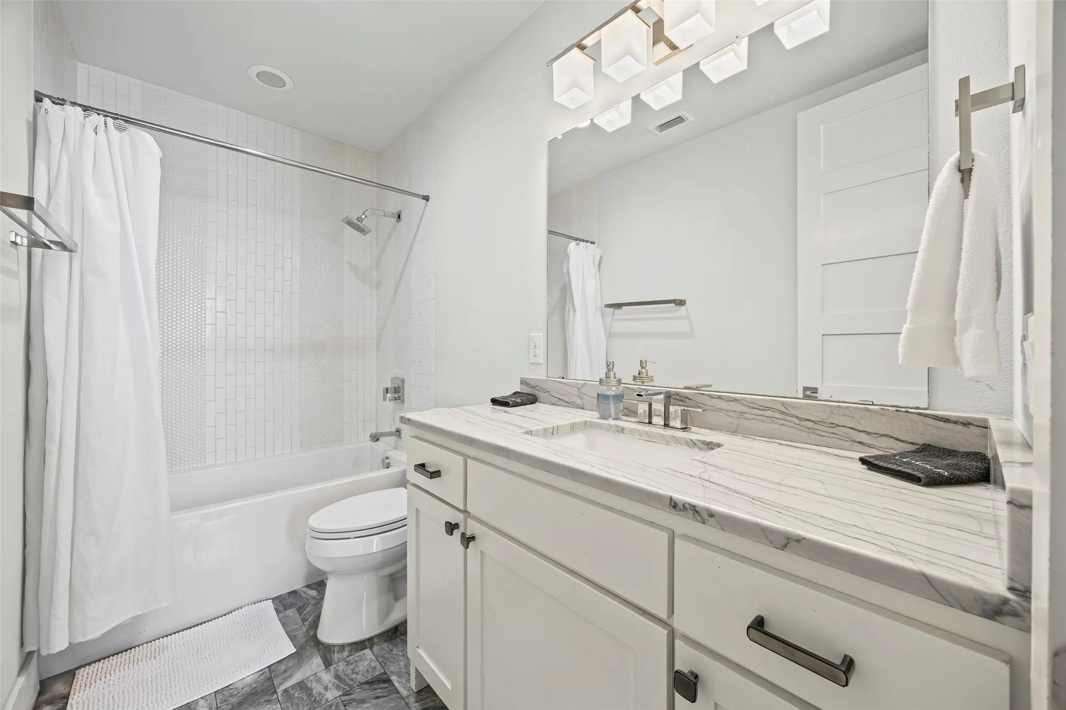 Bathroom in bedroom #4