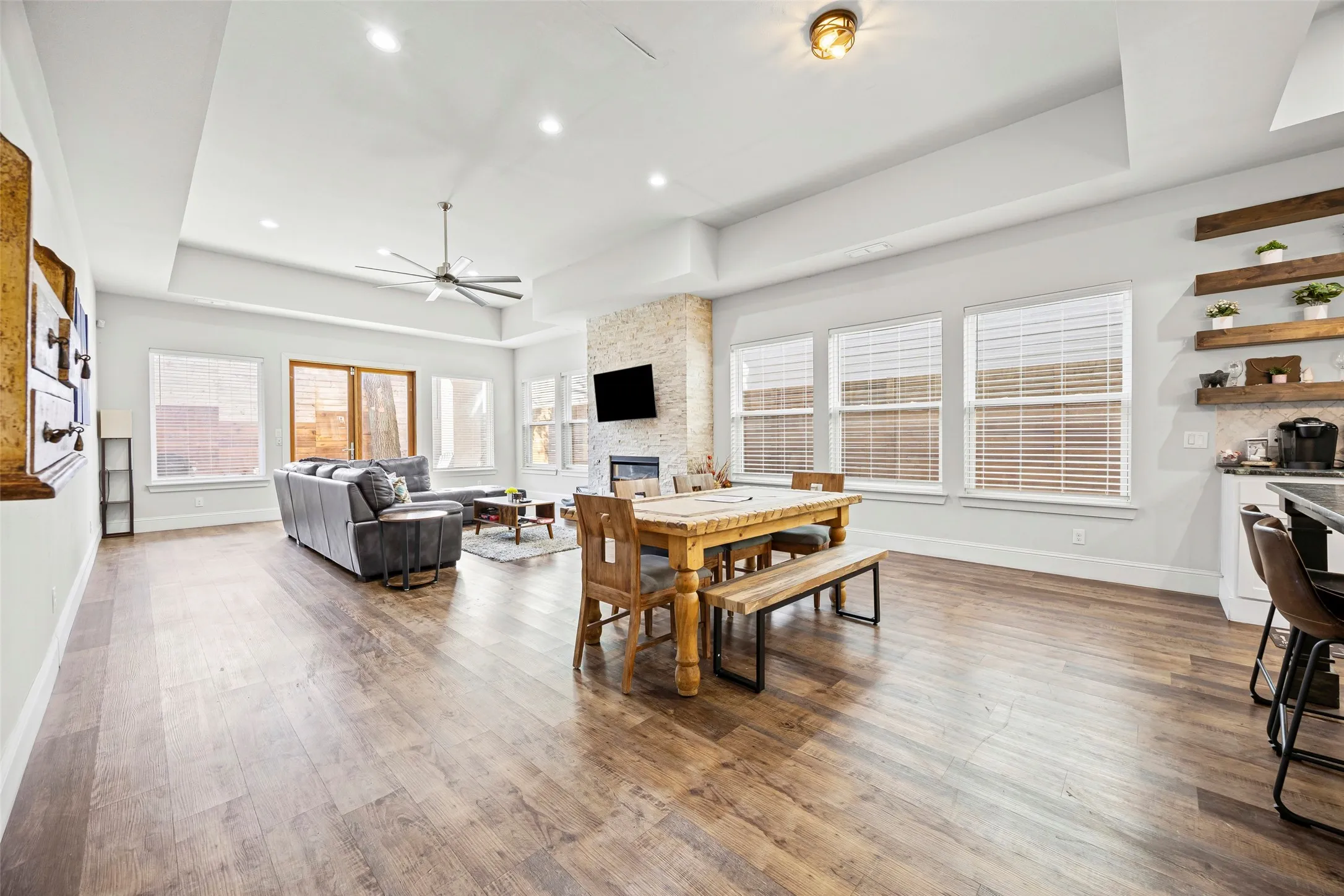 Light and bright dining and living rooms