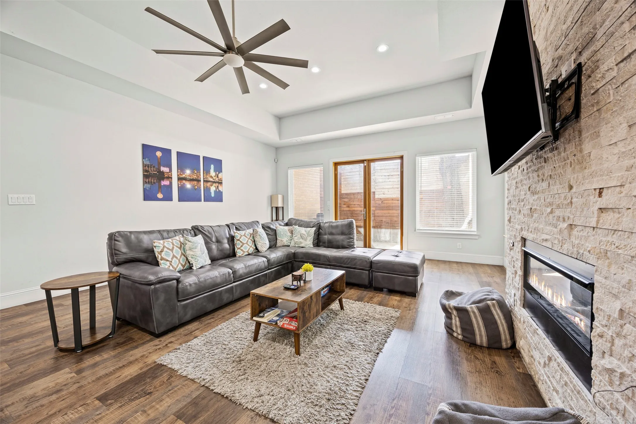Awesome, open floor plan! The kitchen, dining and living rooms all flow together