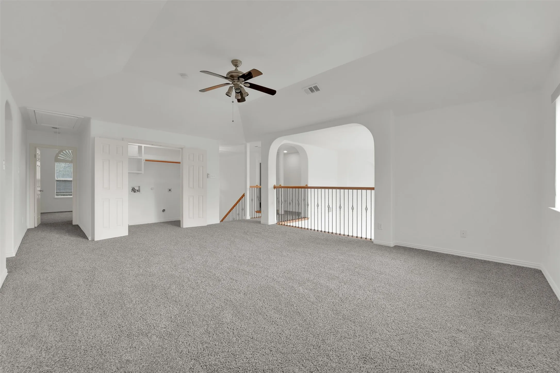 Single Family Residence For Sale in Tarrant County , 701 Walnut Bend Drive, Mansfield, Texas 76063, 7 Bedroom, 5 Bathroom, 2 Garage spaces, 4,051 Sqft, built in 2004, mls#21401829, Real Estate Agent in Mansfield, Homes For Sale in Tarrant county, Homes For Sale in Mansfield, Realtor in Mansfield Texas, Real Estate Brokerage Independent Realty Texas, Luminita Cordes Realtor