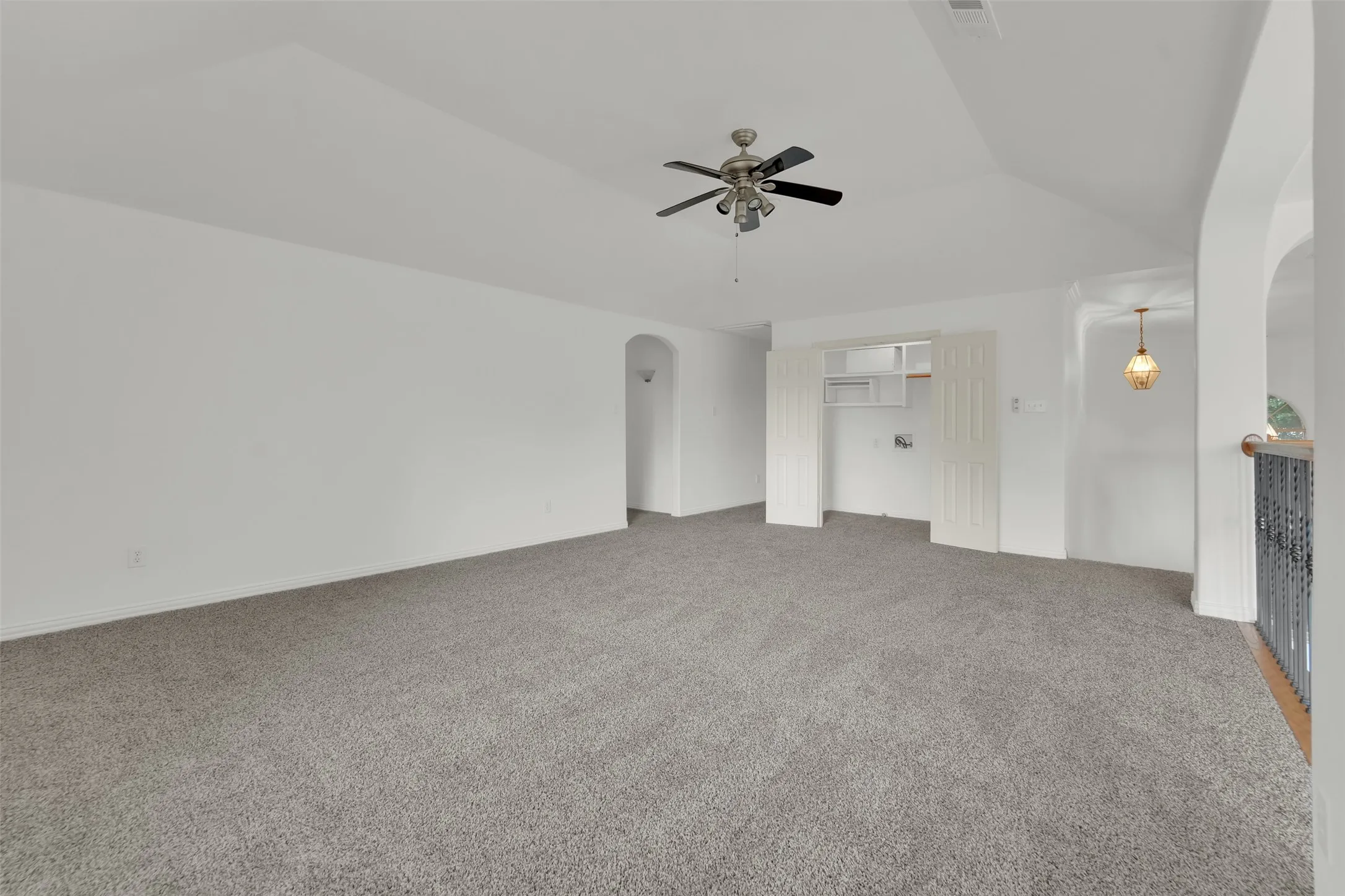 Single Family Residence For Sale in Tarrant County , 701 Walnut Bend Drive, Mansfield, Texas 76063, 7 Bedroom, 5 Bathroom, 2 Garage spaces, 4,051 Sqft, built in 2004, mls#21401829, Real Estate Agent in Mansfield, Homes For Sale in Tarrant county, Homes For Sale in Mansfield, Realtor in Mansfield Texas, Real Estate Brokerage Independent Realty Texas, Luminita Cordes Realtor