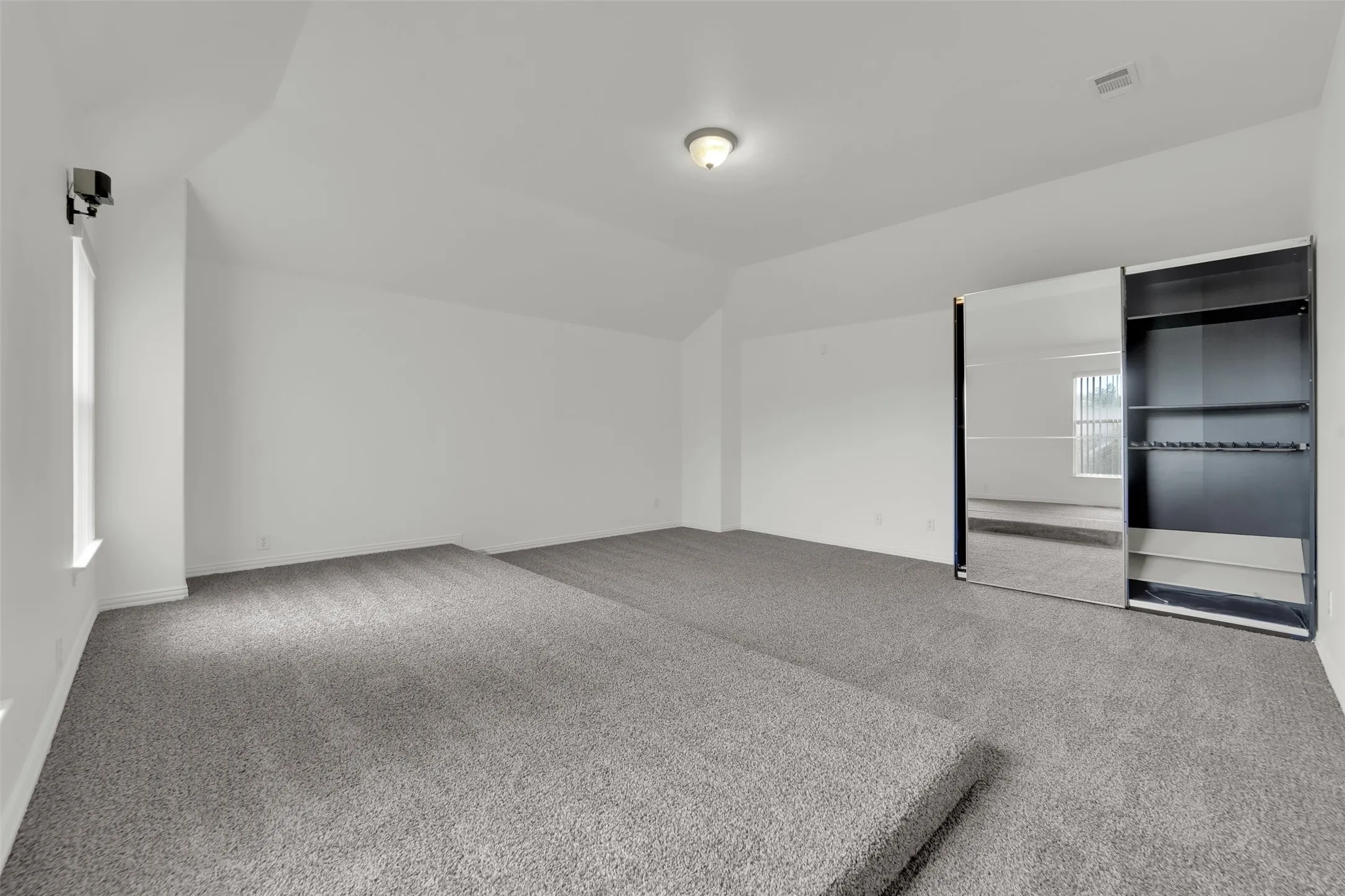 Single Family Residence For Sale in Tarrant County , 701 Walnut Bend Drive, Mansfield, Texas 76063, 7 Bedroom, 5 Bathroom, 2 Garage spaces, 4,051 Sqft, built in 2004, mls#21401829, Real Estate Agent in Mansfield, Homes For Sale in Tarrant county, Homes For Sale in Mansfield, Realtor in Mansfield Texas, Real Estate Brokerage Independent Realty Texas, Luminita Cordes Realtor