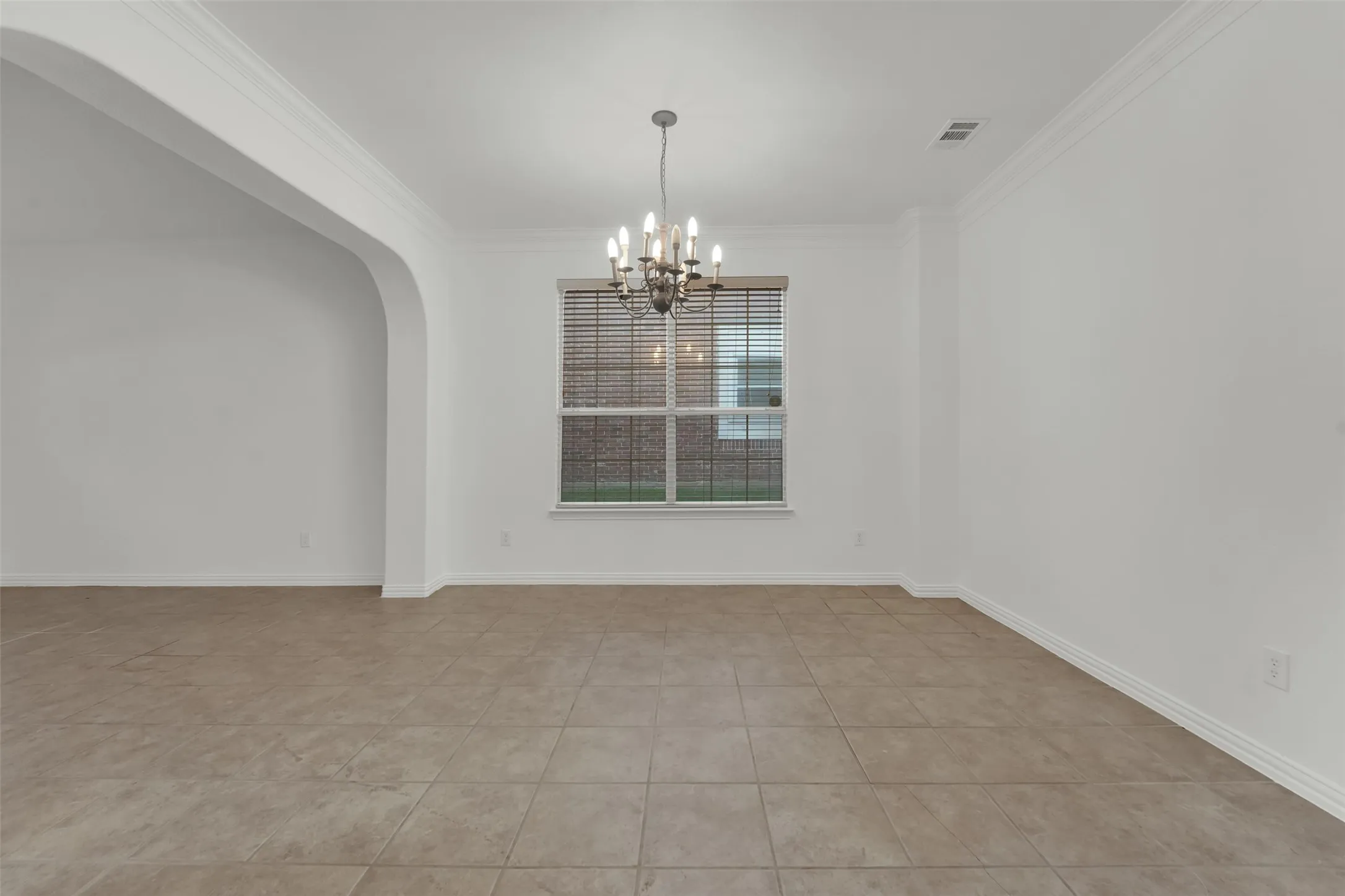 Single Family Residence For Sale in Tarrant County , 701 Walnut Bend Drive, Mansfield, Texas 76063, 7 Bedroom, 5 Bathroom, 2 Garage spaces, 4,051 Sqft, built in 2004, mls#21401829, Real Estate Agent in Mansfield, Homes For Sale in Tarrant county, Homes For Sale in Mansfield, Realtor in Mansfield Texas, Real Estate Brokerage Independent Realty Texas, Luminita Cordes Realtor