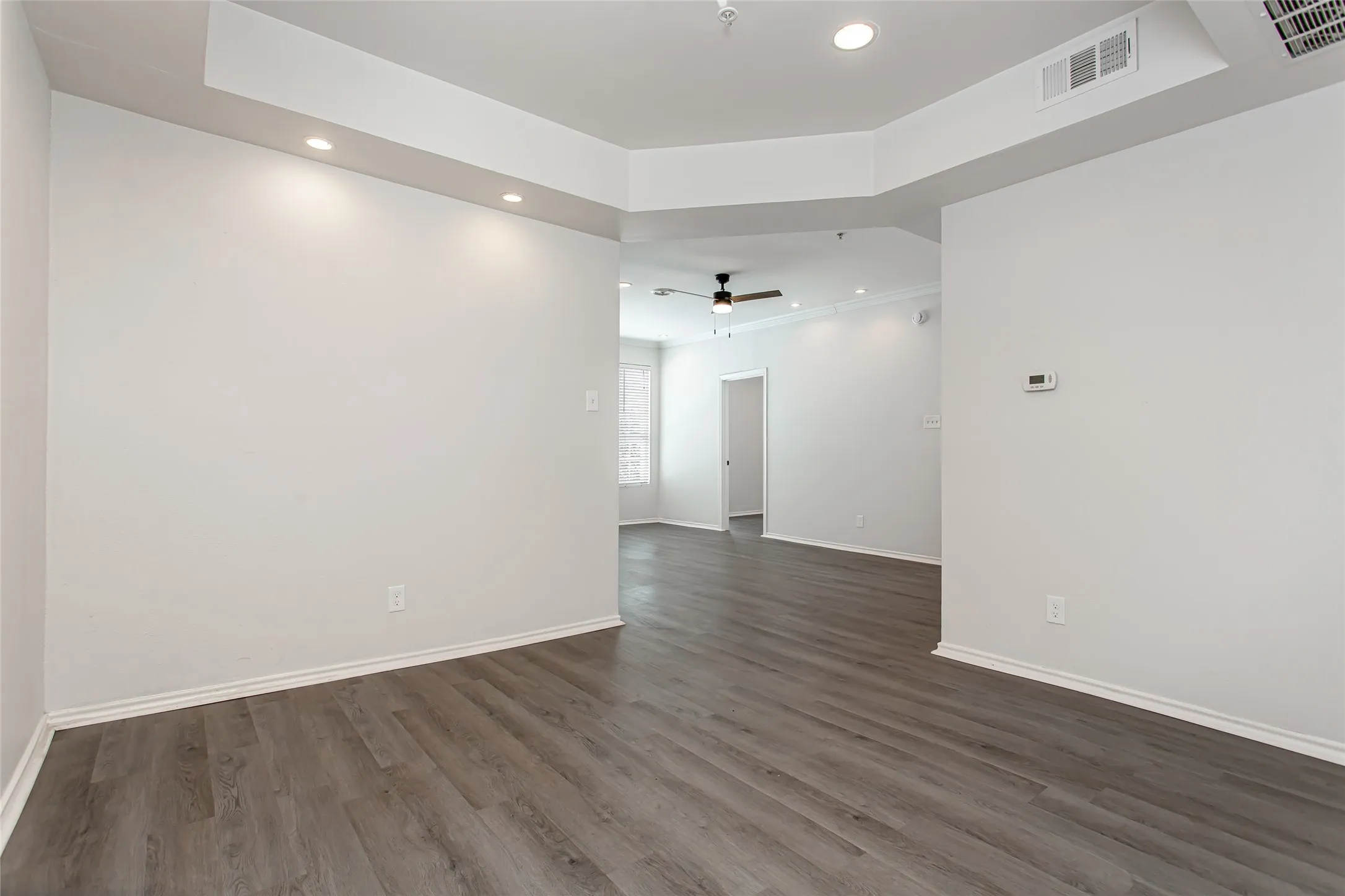 Condominium For Sale in Dallas County , 4104 N Hall Street 216, Dallas, Texas 75219, 2 Bedroom, 2 Bathroom, Garage spaces, 922 Sqft, built in 1985, mls#21400519, Real Estate Agent in Dallas, Homes For Sale in Dallas county, Homes For Sale in Dallas, Realtor in Dallas Texas, Real Estate Brokerage Independent Realty Texas, Luminita Cordes Realtor