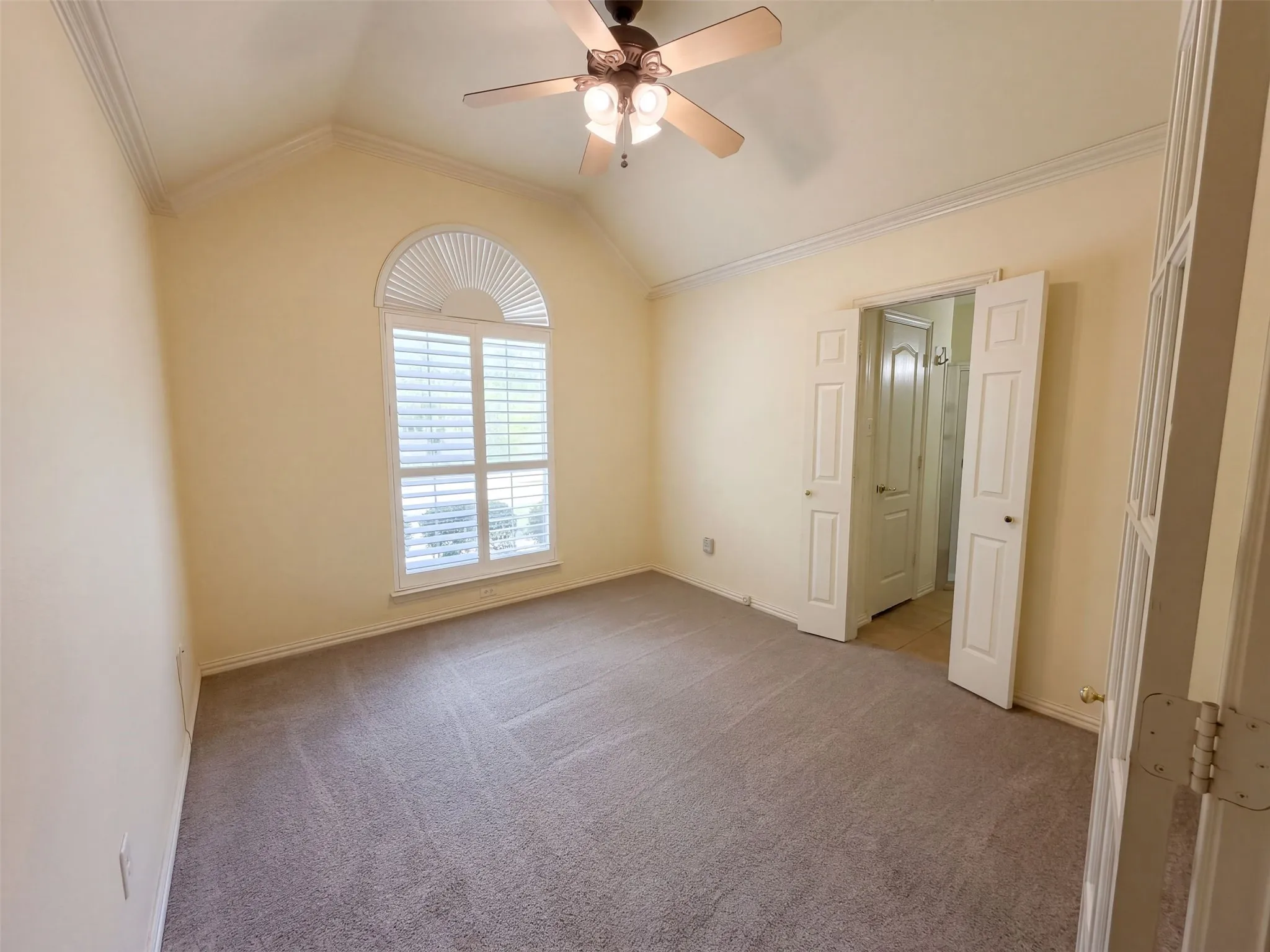 Single Family Residence For Sale in Dallas County , 2836 S Lakeview Drive, Cedar Hill, Texas 75104, 4 Bedroom, 4 Bathroom, 3 Garage spaces, 2,674 Sqft, built in 1999, mls#21401834, Real Estate Agent in Cedar Hill, Homes For Sale in Dallas county, Homes For Sale in Cedar Hill, Realtor in Cedar Hill Texas, Real Estate Brokerage Independent Realty Texas, Luminita Cordes Realtor