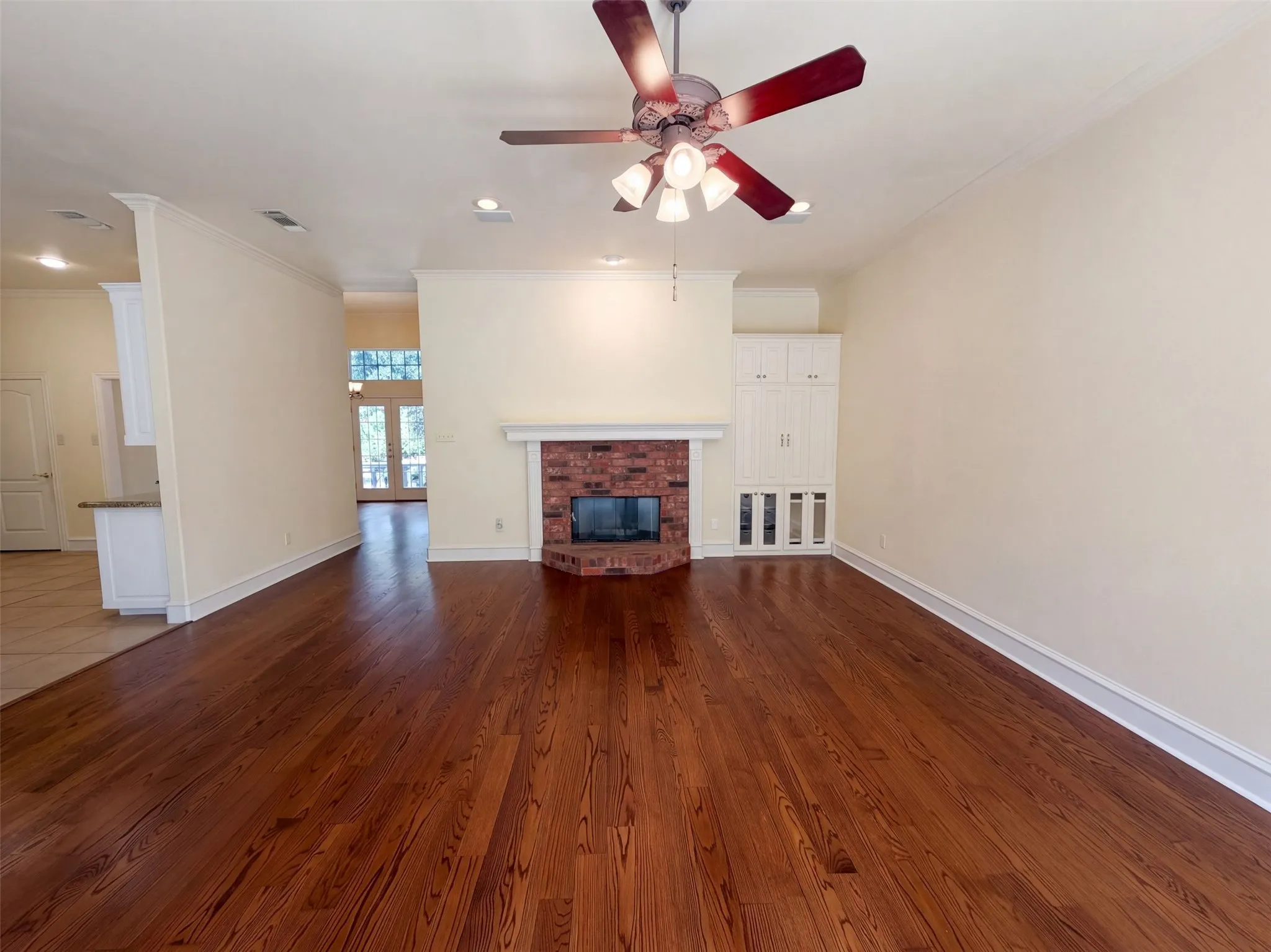Single Family Residence For Sale in Dallas County , 2836 S Lakeview Drive, Cedar Hill, Texas 75104, 4 Bedroom, 4 Bathroom, 3 Garage spaces, 2,674 Sqft, built in 1999, mls#21401834, Real Estate Agent in Cedar Hill, Homes For Sale in Dallas county, Homes For Sale in Cedar Hill, Realtor in Cedar Hill Texas, Real Estate Brokerage Independent Realty Texas, Luminita Cordes Realtor
