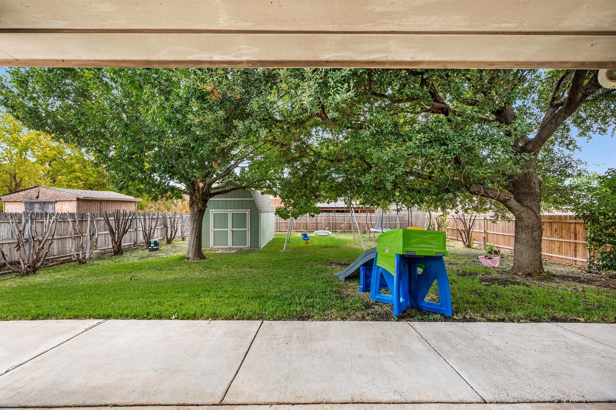 Single Family Residence For Sale in Tarrant County , 725 Big Willow Drive, Saginaw, Texas 76179, 4 Bedroom, 2 Bathroom, 2 Garage spaces, 2,015 Sqft, built in 2000, mls#21399673, Real Estate Agent in Saginaw, Homes For Sale in Tarrant county, Homes For Sale in Saginaw, Realtor in Saginaw Texas, Real Estate Brokerage Independent Realty Texas, Luminita Cordes Realtor