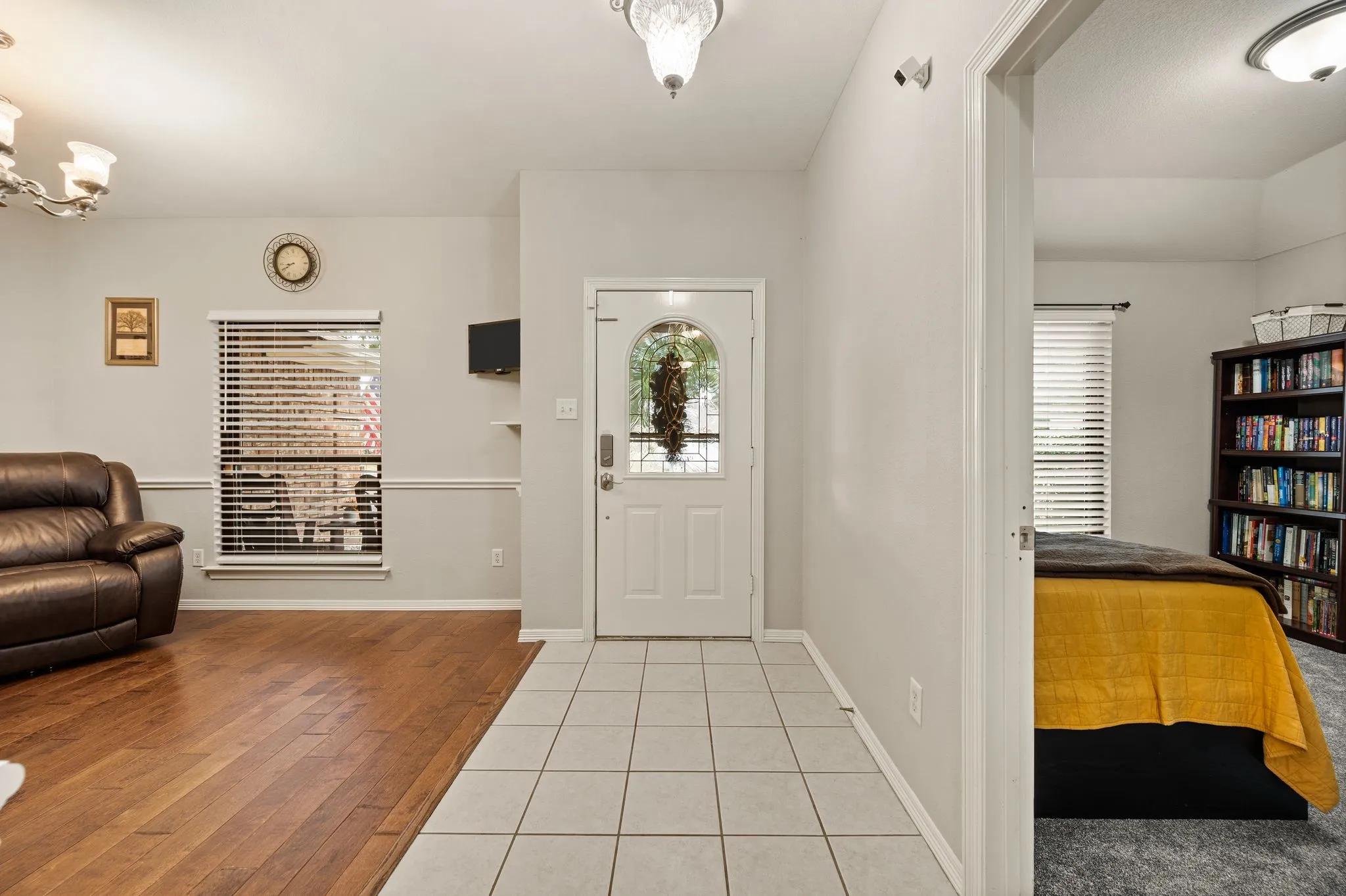 Single Family Residence For Sale in Tarrant County , 725 Big Willow Drive, Saginaw, Texas 76179, 4 Bedroom, 2 Bathroom, 2 Garage spaces, 2,015 Sqft, built in 2000, mls#21399673, Real Estate Agent in Saginaw, Homes For Sale in Tarrant county, Homes For Sale in Saginaw, Realtor in Saginaw Texas, Real Estate Brokerage Independent Realty Texas, Luminita Cordes Realtor