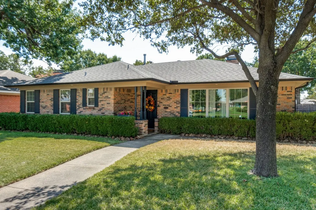 WELCOME HOME to this amazing residence in a family-friendly neighborhood with excellent Richardson schools and convenient to 635 LBJ & U.S. 75 Central Expressway.