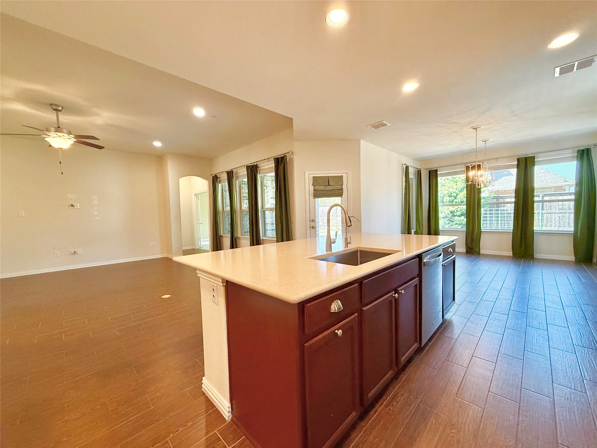 Single Family Residence For Rent in Collin County , 11012 Carrizo Road, Frisco, Texas 75035, 4 Bedroom, 4 Bathroom, 2 Garage spaces, 3,283 Sqft, built in 2019, mls#21401816, Real Estate Agent in Frisco, Homes For Rent in Collin county, Homes For Rent in Frisco, Realtor in Frisco Texas, Real Estate Brokerage Independent Realty Texas, Luminita Cordes Realtor