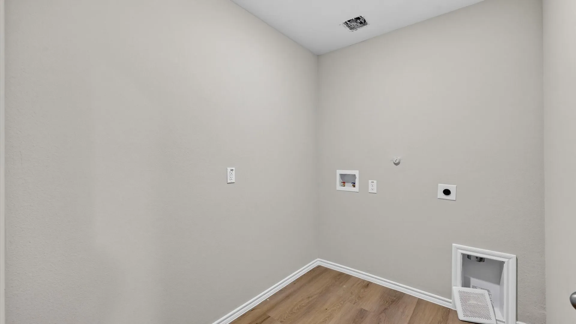 All Home and community information, including pricing, included features, terms, availability and amenities, are subject to change at any time without notice or obligation. All Drawings, pictures, photographs, video, square footages, floor plans, elevations, features, colors and sizes are approximate for illustration purposes only and will vary from the homes as built.
