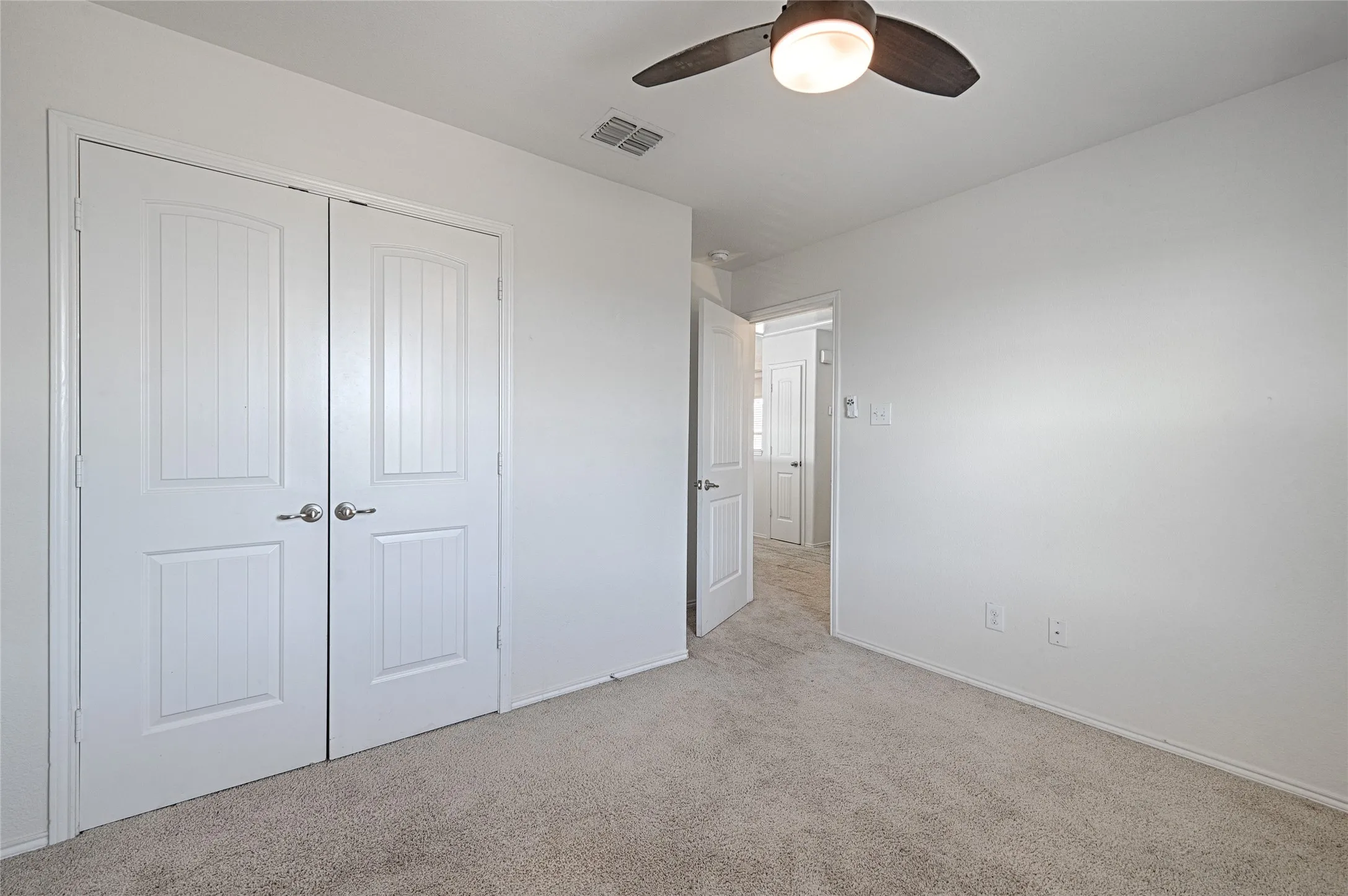 Single Family Residence For Rent in Kaufman County , 4017 Springfield Lane, Heartland, Texas 75126, 4 Bedroom, 3 Bathroom, 2 Garage spaces, 2,204 Sqft, built in 2019, mls#21399477, Real Estate Agent in Heartland, Homes For Rent in Kaufman county, Homes For Rent in Heartland, Realtor in Heartland Texas, Real Estate Brokerage Independent Realty Texas, Luminita Cordes Realtor