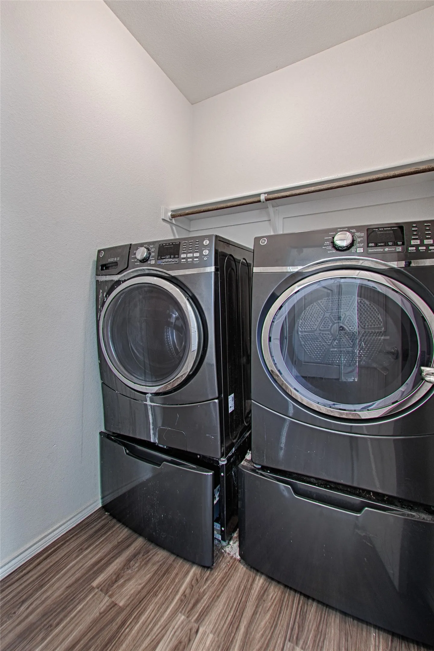 Single Family Residence For Rent in Kaufman County , 4017 Springfield Lane, Heartland, Texas 75126, 4 Bedroom, 3 Bathroom, 2 Garage spaces, 2,204 Sqft, built in 2019, mls#21399477, Real Estate Agent in Heartland, Homes For Rent in Kaufman county, Homes For Rent in Heartland, Realtor in Heartland Texas, Real Estate Brokerage Independent Realty Texas, Luminita Cordes Realtor