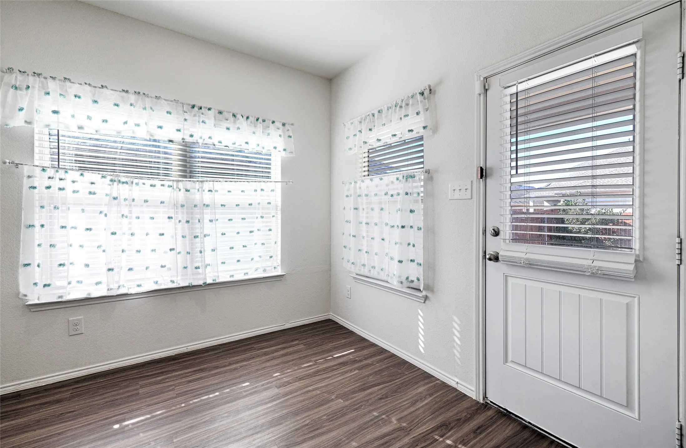 Single Family Residence For Rent in Kaufman County , 4017 Springfield Lane, Heartland, Texas 75126, 4 Bedroom, 3 Bathroom, 2 Garage spaces, 2,204 Sqft, built in 2019, mls#21399477, Real Estate Agent in Heartland, Homes For Rent in Kaufman county, Homes For Rent in Heartland, Realtor in Heartland Texas, Real Estate Brokerage Independent Realty Texas, Luminita Cordes Realtor