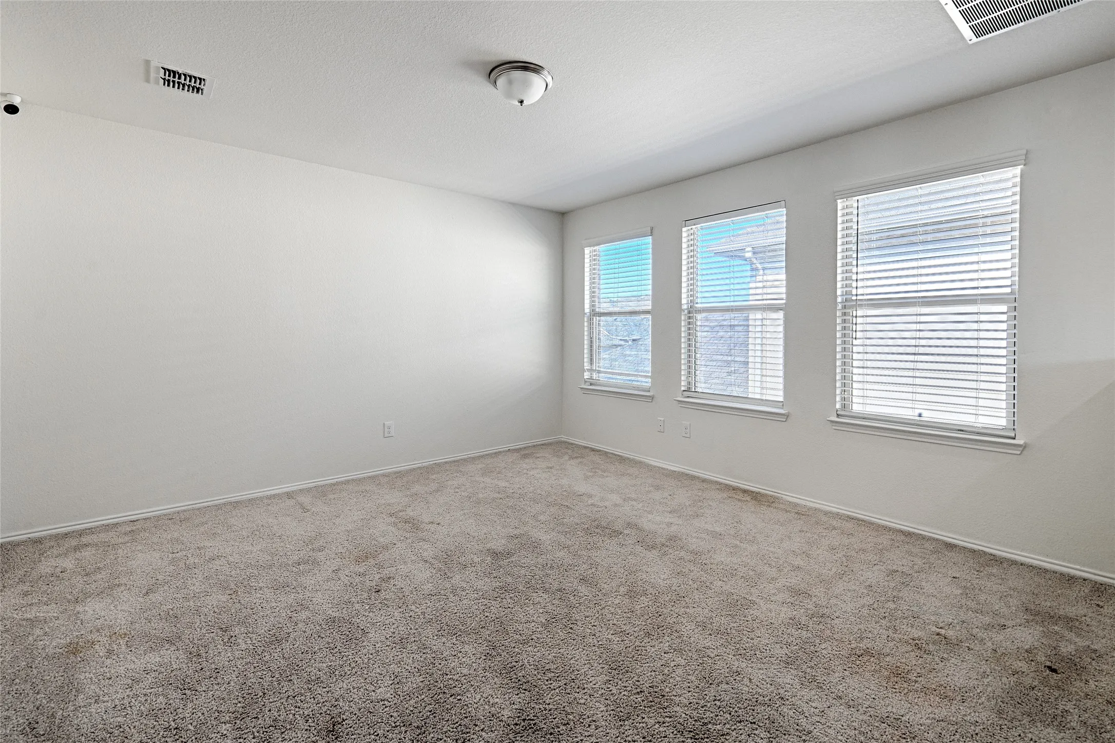 Single Family Residence For Rent in Kaufman County , 4017 Springfield Lane, Heartland, Texas 75126, 4 Bedroom, 3 Bathroom, 2 Garage spaces, 2,204 Sqft, built in 2019, mls#21399477, Real Estate Agent in Heartland, Homes For Rent in Kaufman county, Homes For Rent in Heartland, Realtor in Heartland Texas, Real Estate Brokerage Independent Realty Texas, Luminita Cordes Realtor