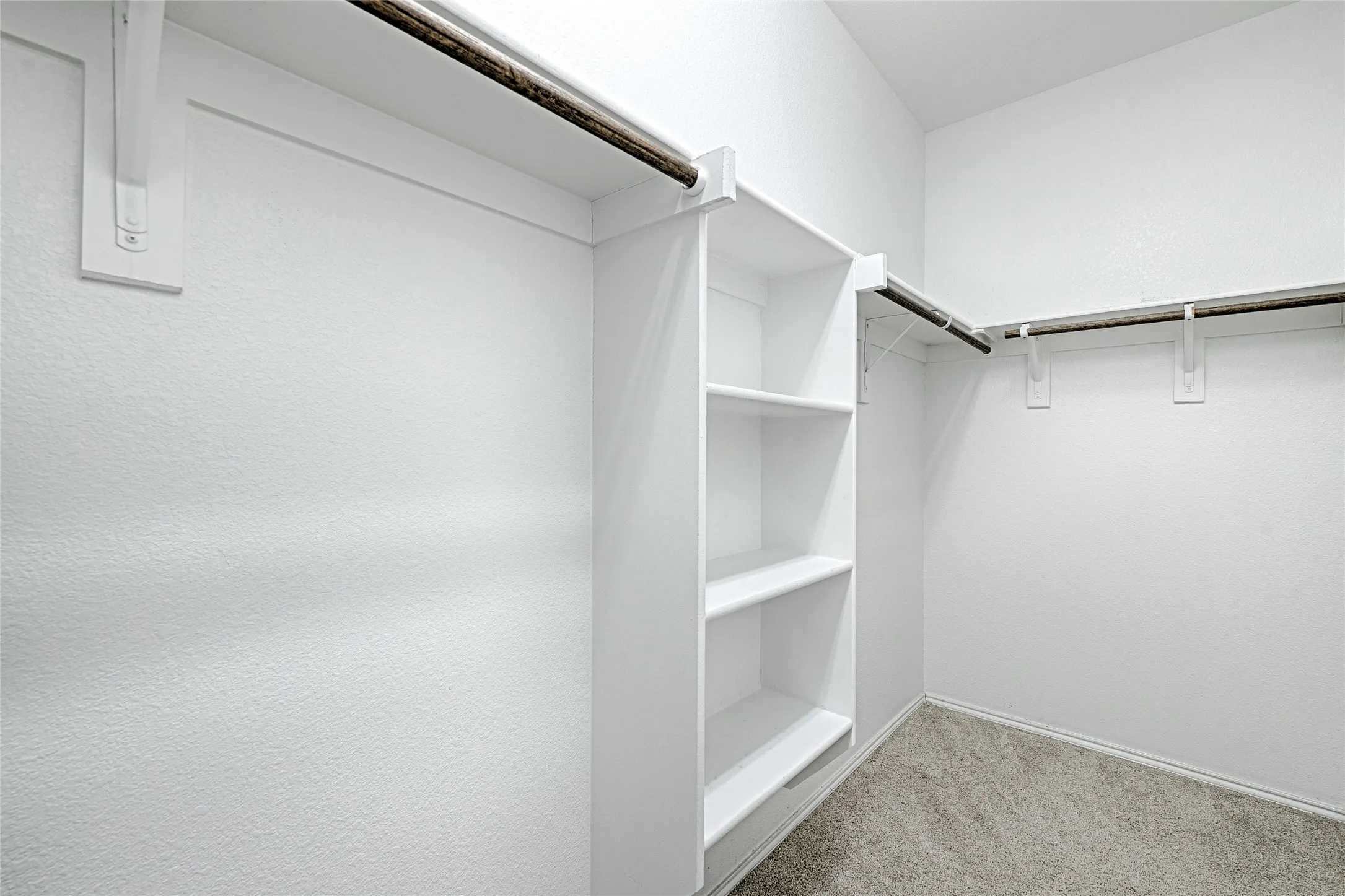 Single Family Residence For Rent in Kaufman County , 4017 Springfield Lane, Heartland, Texas 75126, 4 Bedroom, 3 Bathroom, 2 Garage spaces, 2,204 Sqft, built in 2019, mls#21399477, Real Estate Agent in Heartland, Homes For Rent in Kaufman county, Homes For Rent in Heartland, Realtor in Heartland Texas, Real Estate Brokerage Independent Realty Texas, Luminita Cordes Realtor