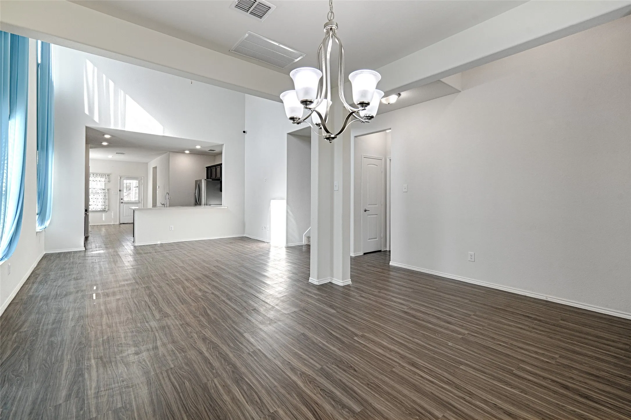 Single Family Residence For Rent in Kaufman County , 4017 Springfield Lane, Heartland, Texas 75126, 4 Bedroom, 3 Bathroom, 2 Garage spaces, 2,204 Sqft, built in 2019, mls#21399477, Real Estate Agent in Heartland, Homes For Rent in Kaufman county, Homes For Rent in Heartland, Realtor in Heartland Texas, Real Estate Brokerage Independent Realty Texas, Luminita Cordes Realtor