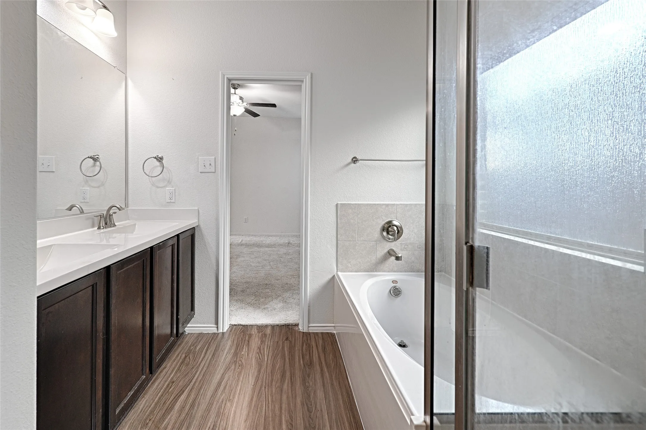 Single Family Residence For Rent in Kaufman County , 4017 Springfield Lane, Heartland, Texas 75126, 4 Bedroom, 3 Bathroom, 2 Garage spaces, 2,204 Sqft, built in 2019, mls#21399477, Real Estate Agent in Heartland, Homes For Rent in Kaufman county, Homes For Rent in Heartland, Realtor in Heartland Texas, Real Estate Brokerage Independent Realty Texas, Luminita Cordes Realtor