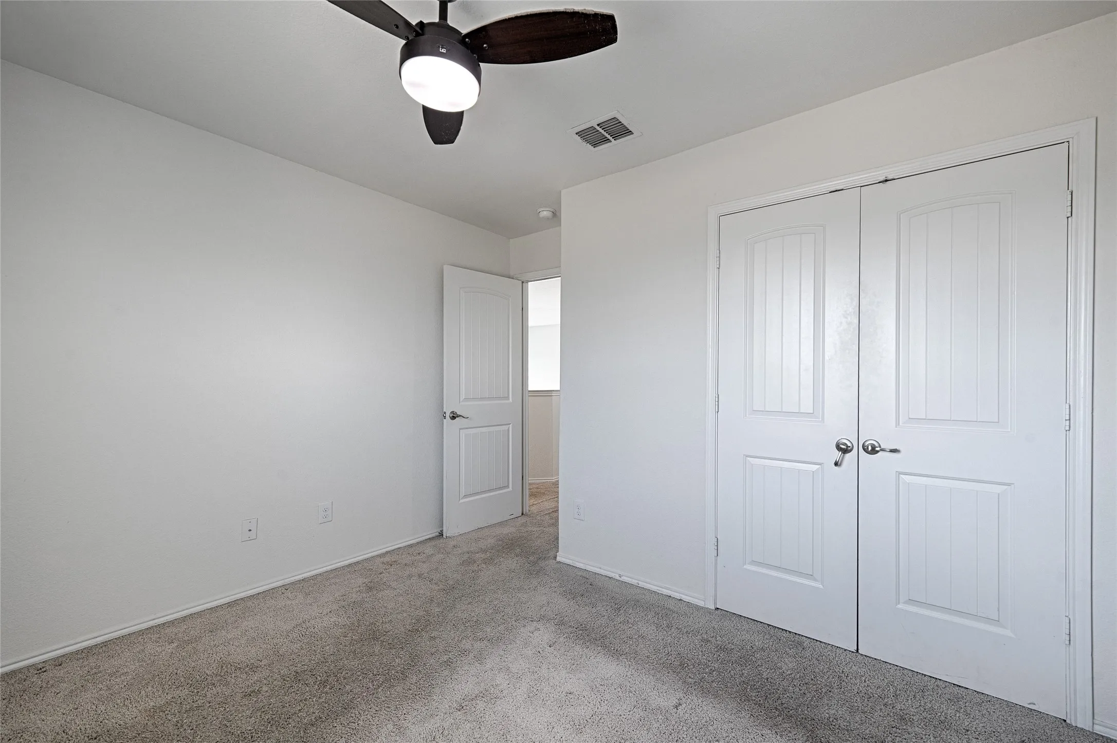 Single Family Residence For Rent in Kaufman County , 4017 Springfield Lane, Heartland, Texas 75126, 4 Bedroom, 3 Bathroom, 2 Garage spaces, 2,204 Sqft, built in 2019, mls#21399477, Real Estate Agent in Heartland, Homes For Rent in Kaufman county, Homes For Rent in Heartland, Realtor in Heartland Texas, Real Estate Brokerage Independent Realty Texas, Luminita Cordes Realtor