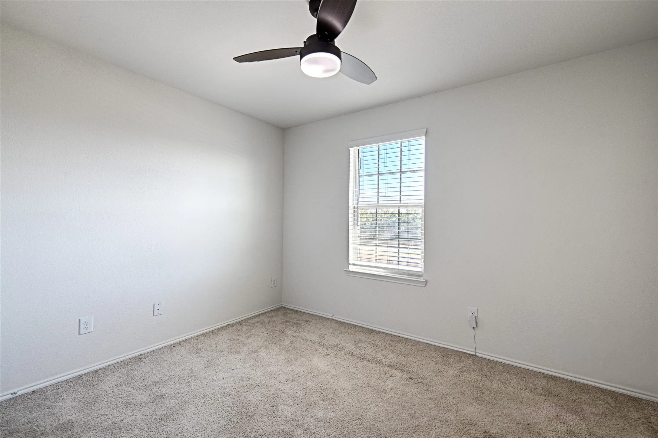 Single Family Residence For Rent in Kaufman County , 4017 Springfield Lane, Heartland, Texas 75126, 4 Bedroom, 3 Bathroom, 2 Garage spaces, 2,204 Sqft, built in 2019, mls#21399477, Real Estate Agent in Heartland, Homes For Rent in Kaufman county, Homes For Rent in Heartland, Realtor in Heartland Texas, Real Estate Brokerage Independent Realty Texas, Luminita Cordes Realtor