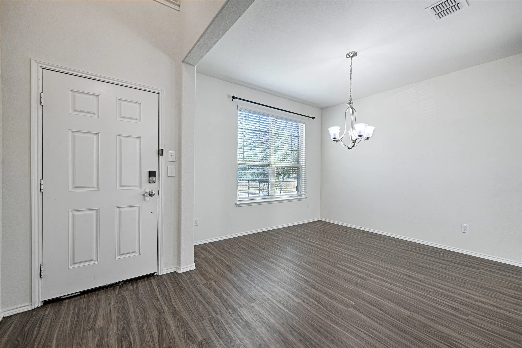 Single Family Residence For Rent in Kaufman County , 4017 Springfield Lane, Heartland, Texas 75126, 4 Bedroom, 3 Bathroom, 2 Garage spaces, 2,204 Sqft, built in 2019, mls#21399477, Real Estate Agent in Heartland, Homes For Rent in Kaufman county, Homes For Rent in Heartland, Realtor in Heartland Texas, Real Estate Brokerage Independent Realty Texas, Luminita Cordes Realtor