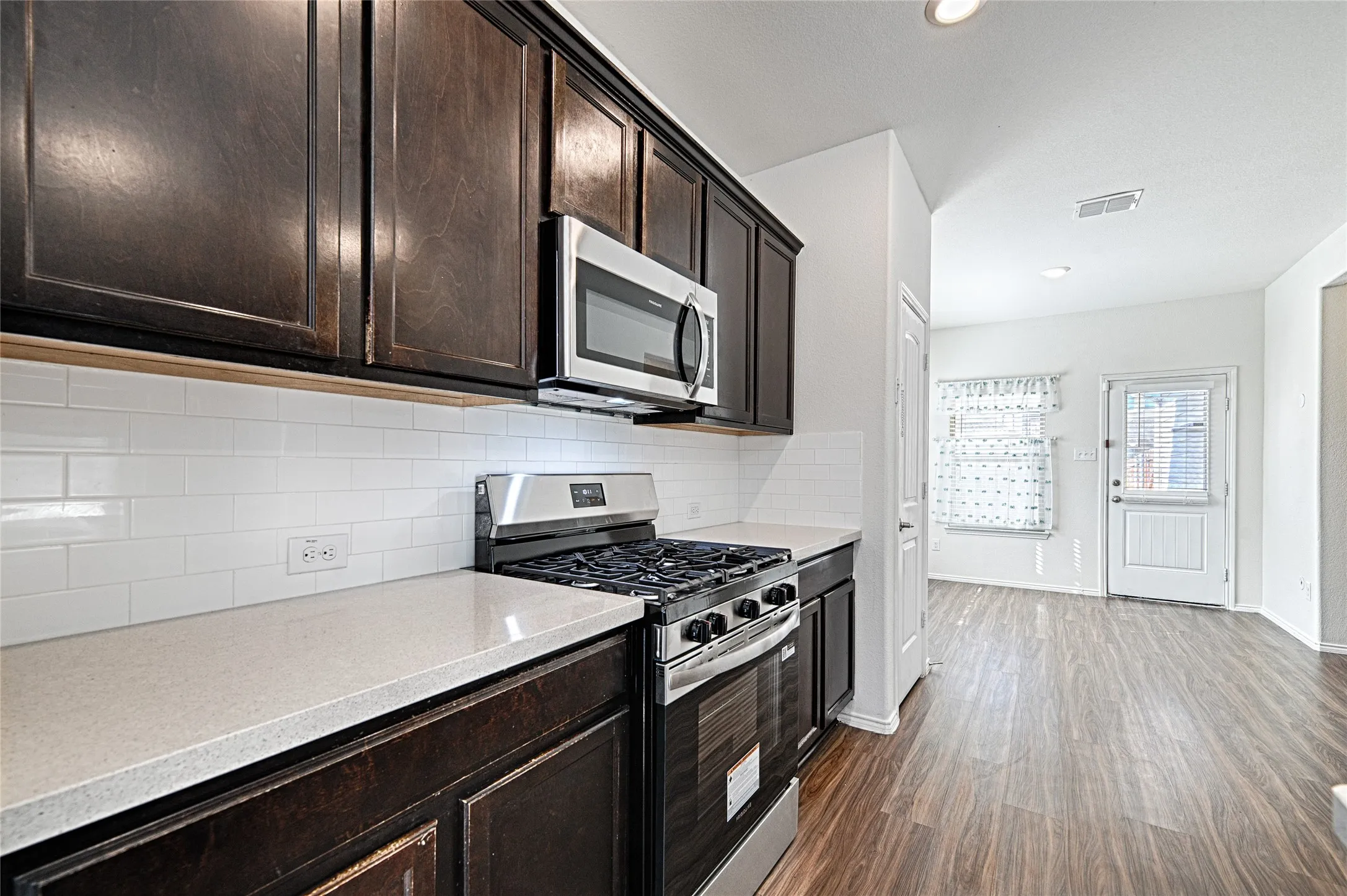 Single Family Residence For Rent in Kaufman County , 4017 Springfield Lane, Heartland, Texas 75126, 4 Bedroom, 3 Bathroom, 2 Garage spaces, 2,204 Sqft, built in 2019, mls#21399477, Real Estate Agent in Heartland, Homes For Rent in Kaufman county, Homes For Rent in Heartland, Realtor in Heartland Texas, Real Estate Brokerage Independent Realty Texas, Luminita Cordes Realtor