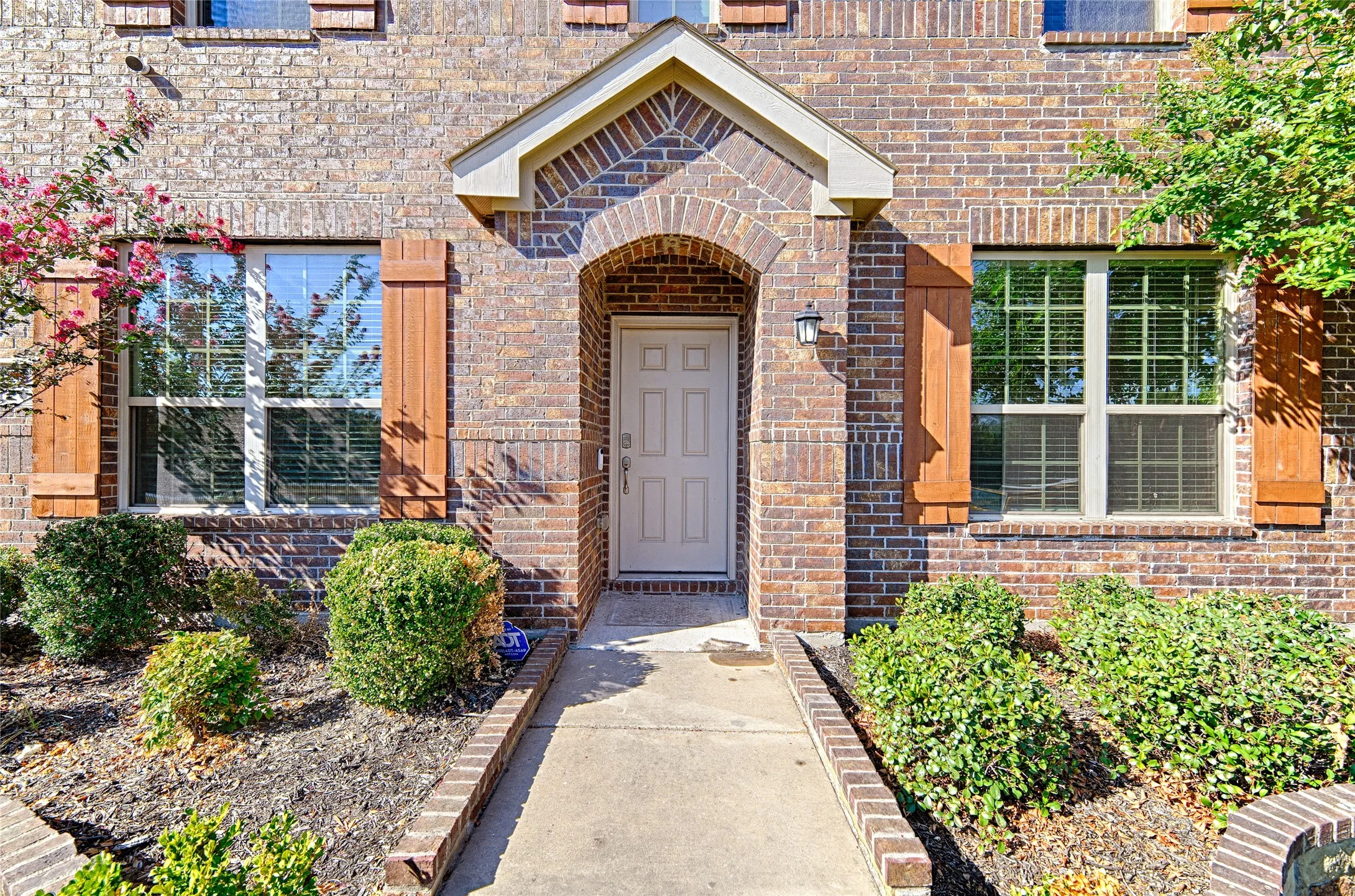 Single Family Residence For Rent in Kaufman County , 4017 Springfield Lane, Heartland, Texas 75126, 4 Bedroom, 3 Bathroom, 2 Garage spaces, 2,204 Sqft, built in 2019, mls#21399477, Real Estate Agent in Heartland, Homes For Rent in Kaufman county, Homes For Rent in Heartland, Realtor in Heartland Texas, Real Estate Brokerage Independent Realty Texas, Luminita Cordes Realtor