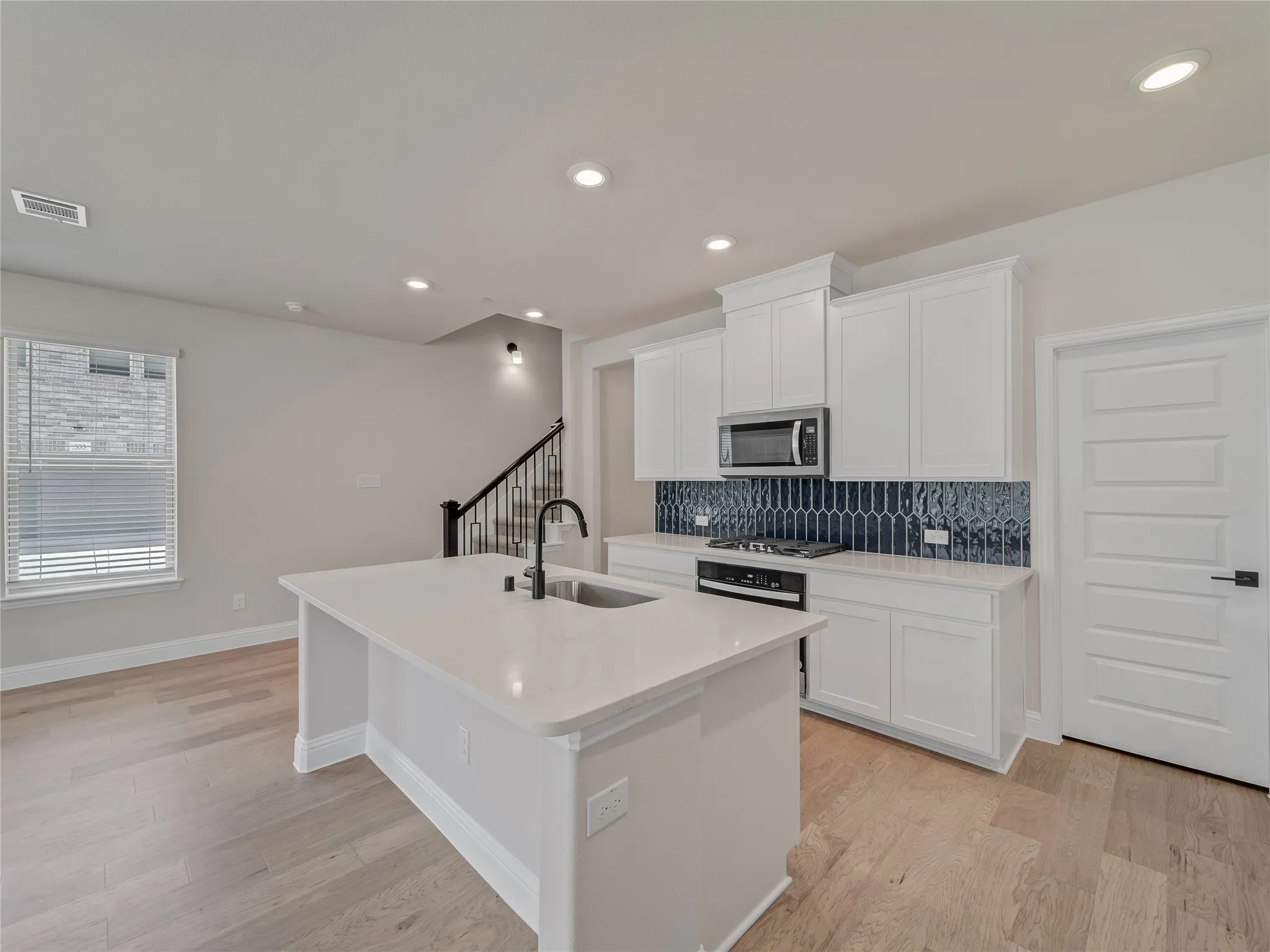 Townhouse For Sale in Collin County , 3500 Kingsland Drive, Plano, Texas 75074, 4 Bedroom, 4 Bathroom, 2 Garage spaces, 2,098 Sqft, built in 2023, mls#21401839, Real Estate Agent in Plano, Homes For Sale in Collin county, Homes For Sale in Plano, Realtor in Plano Texas, Real Estate Brokerage Independent Realty Texas, Luminita Cordes Realtor
