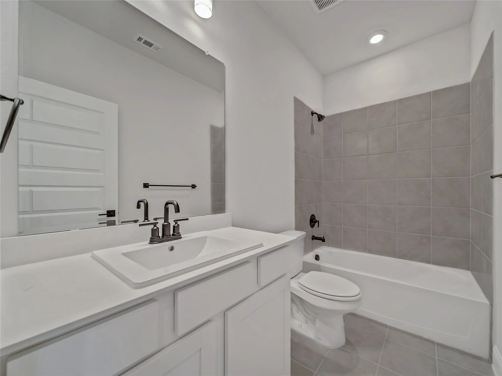 Townhouse For Sale in Collin County , 3500 Kingsland Drive, Plano, Texas 75074, 4 Bedroom, 4 Bathroom, 2 Garage spaces, 2,098 Sqft, built in 2023, mls#21401839, Real Estate Agent in Plano, Homes For Sale in Collin county, Homes For Sale in Plano, Realtor in Plano Texas, Real Estate Brokerage Independent Realty Texas, Luminita Cordes Realtor