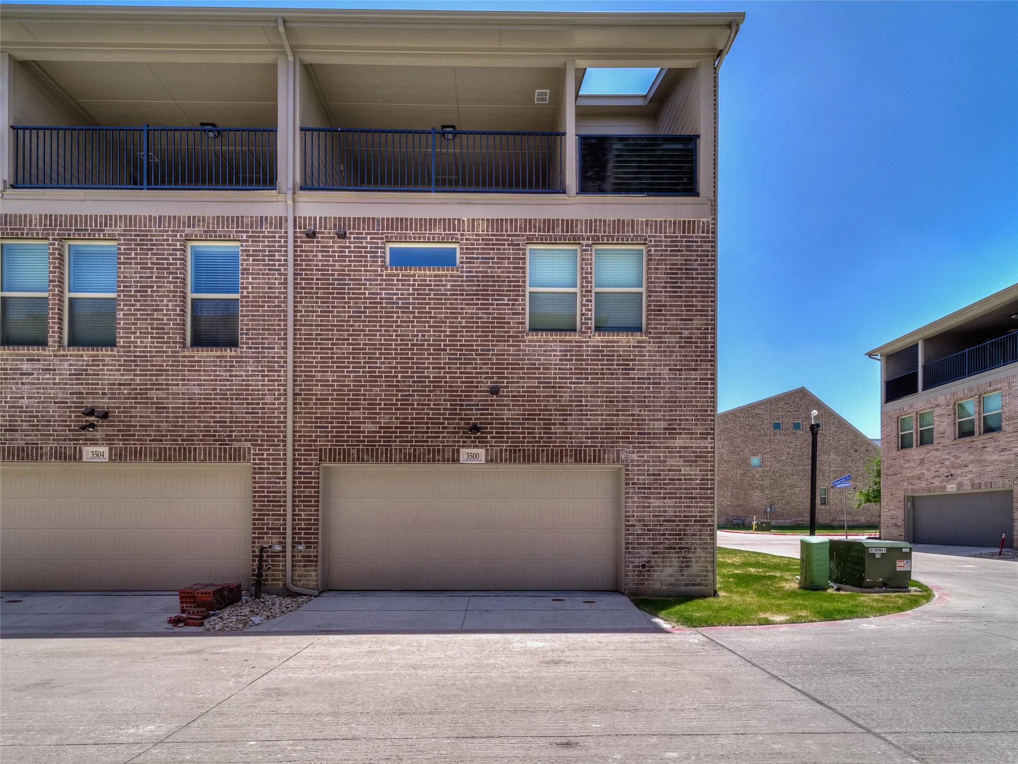 Townhouse For Sale in Collin County , 3500 Kingsland Drive, Plano, Texas 75074, 4 Bedroom, 4 Bathroom, 2 Garage spaces, 2,098 Sqft, built in 2023, mls#21401839, Real Estate Agent in Plano, Homes For Sale in Collin county, Homes For Sale in Plano, Realtor in Plano Texas, Real Estate Brokerage Independent Realty Texas, Luminita Cordes Realtor