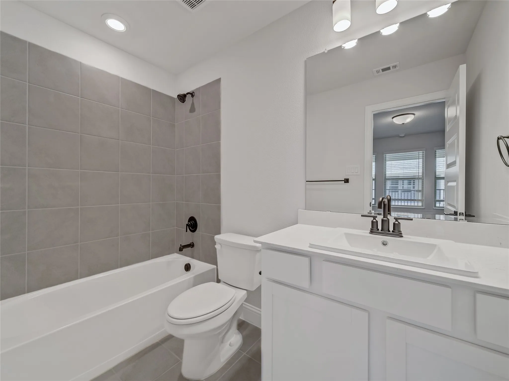 Townhouse For Sale in Collin County , 3500 Kingsland Drive, Plano, Texas 75074, 4 Bedroom, 4 Bathroom, 2 Garage spaces, 2,098 Sqft, built in 2023, mls#21401839, Real Estate Agent in Plano, Homes For Sale in Collin county, Homes For Sale in Plano, Realtor in Plano Texas, Real Estate Brokerage Independent Realty Texas, Luminita Cordes Realtor