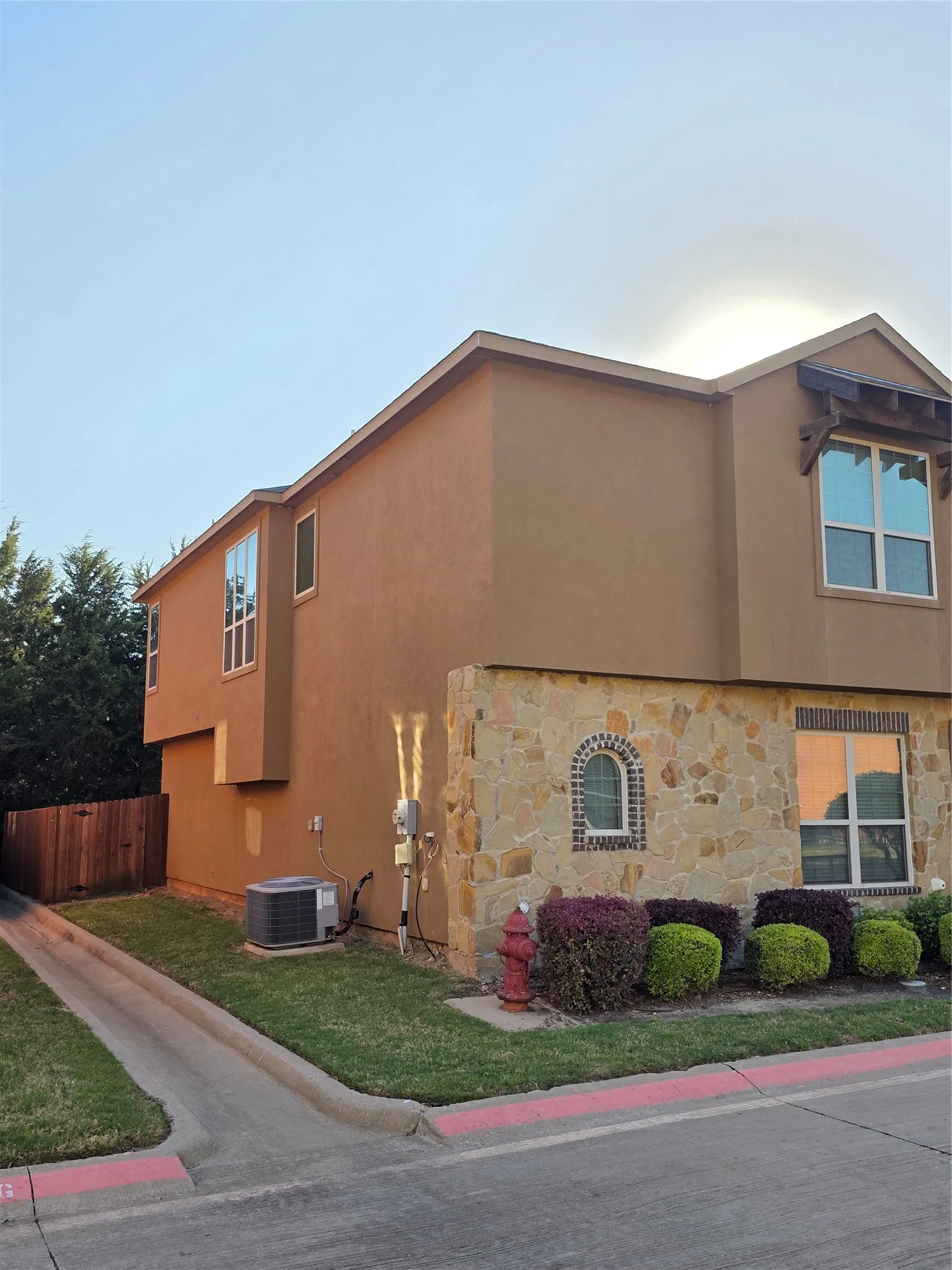 Single Family Residence For Sale in Dallas County , 7305 Venice Drive 1, Grand Prairie, Texas 75054, 2 Bedroom, 3 Bathroom, 2 Garage spaces, 1,797 Sqft, built in 2016, mls#21401584, Real Estate Agent in Grand Prairie, Homes For Sale in Dallas county, Homes For Sale in Grand Prairie, Realtor in Grand Prairie Texas, Real Estate Brokerage Independent Realty Texas, Luminita Cordes Realtor