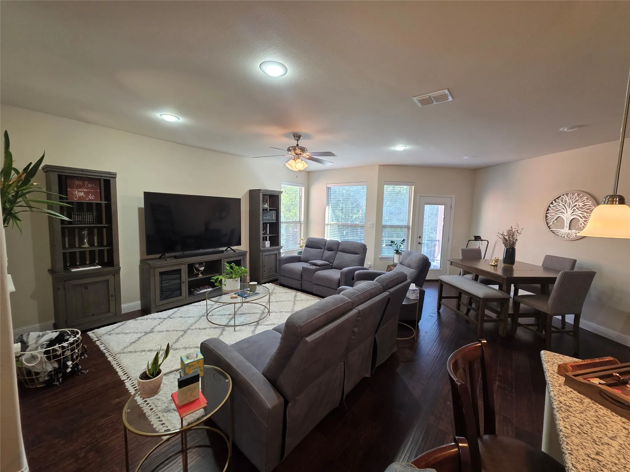 Single Family Residence For Sale in Dallas County , 7305 Venice Drive 1, Grand Prairie, Texas 75054, 2 Bedroom, 3 Bathroom, 2 Garage spaces, 1,797 Sqft, built in 2016, mls#21401584, Real Estate Agent in Grand Prairie, Homes For Sale in Dallas county, Homes For Sale in Grand Prairie, Realtor in Grand Prairie Texas, Real Estate Brokerage Independent Realty Texas, Luminita Cordes Realtor