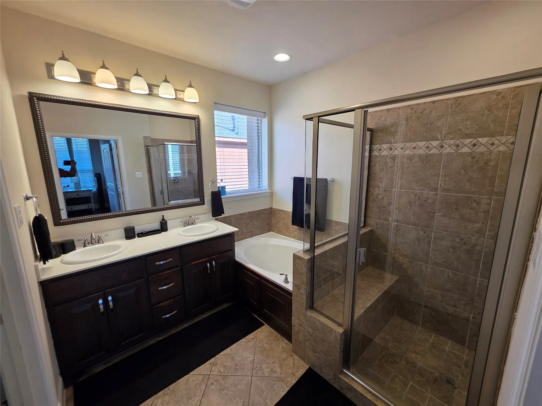 Single Family Residence For Sale in Dallas County , 7305 Venice Drive 1, Grand Prairie, Texas 75054, 2 Bedroom, 3 Bathroom, 2 Garage spaces, 1,797 Sqft, built in 2016, mls#21401584, Real Estate Agent in Grand Prairie, Homes For Sale in Dallas county, Homes For Sale in Grand Prairie, Realtor in Grand Prairie Texas, Real Estate Brokerage Independent Realty Texas, Luminita Cordes Realtor