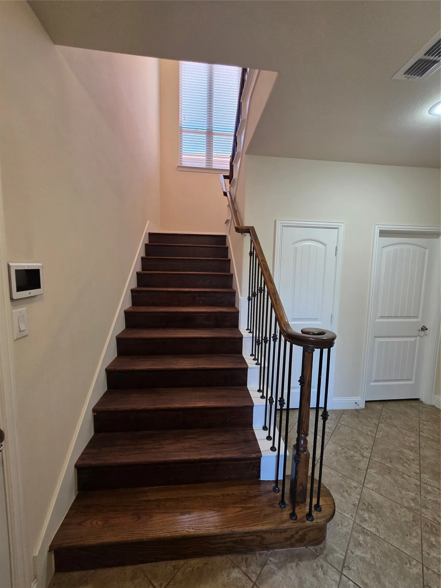 Single Family Residence For Sale in Dallas County , 7305 Venice Drive 1, Grand Prairie, Texas 75054, 2 Bedroom, 3 Bathroom, 2 Garage spaces, 1,797 Sqft, built in 2016, mls#21401584, Real Estate Agent in Grand Prairie, Homes For Sale in Dallas county, Homes For Sale in Grand Prairie, Realtor in Grand Prairie Texas, Real Estate Brokerage Independent Realty Texas, Luminita Cordes Realtor