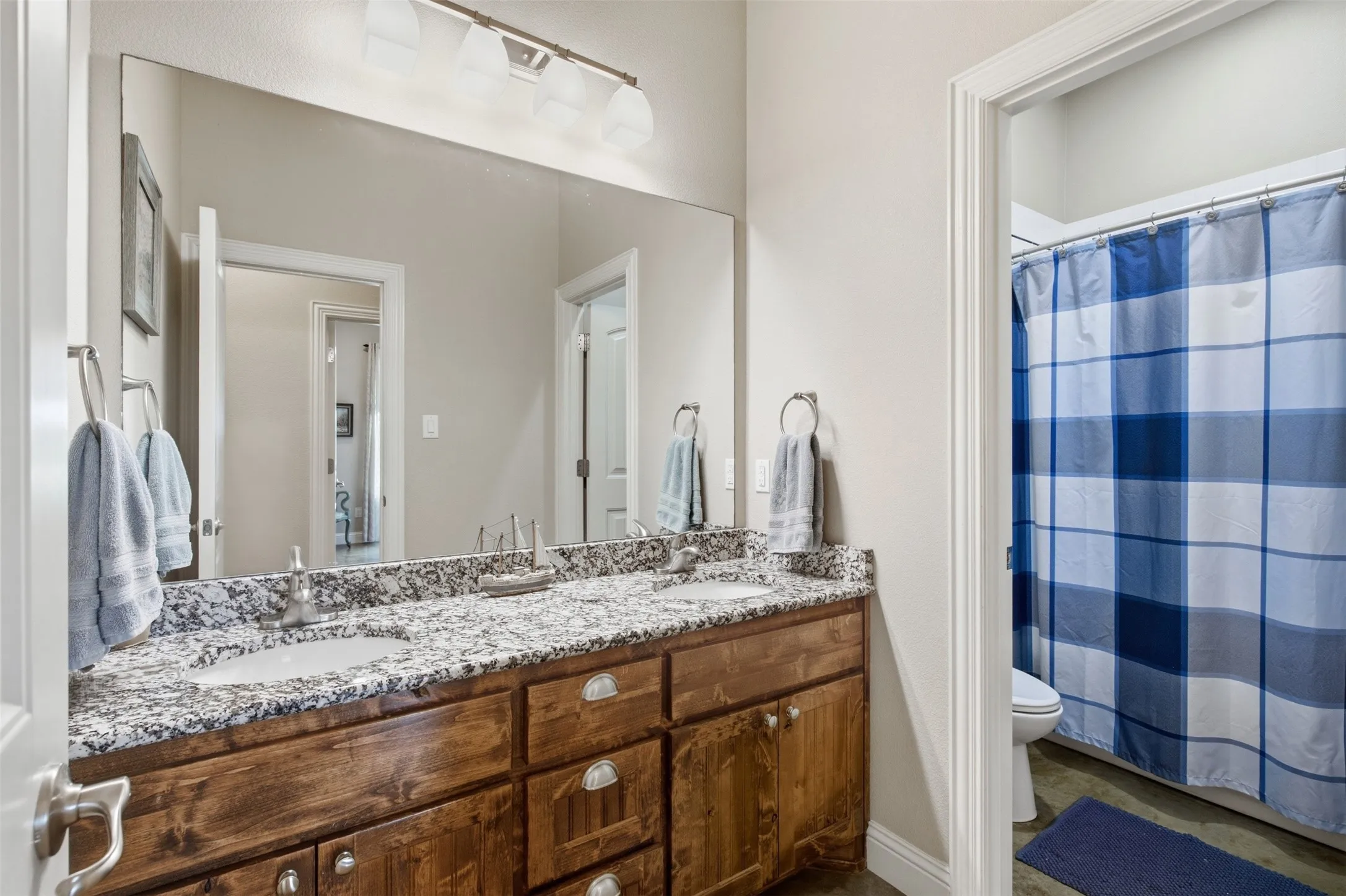 Single Family Residence For Sale in Hunt County , 5541 County Road 1130, Farmersville, Texas 75442, 3 Bedroom, 3 Bathroom, 2 Garage spaces, 3,142 Sqft, built in 2015, mls#21398950, Real Estate Agent in Farmersville, Homes For Sale in Hunt county, Homes For Sale in Farmersville, Realtor in Farmersville Texas, Real Estate Brokerage Independent Realty Texas, Luminita Cordes Realtor