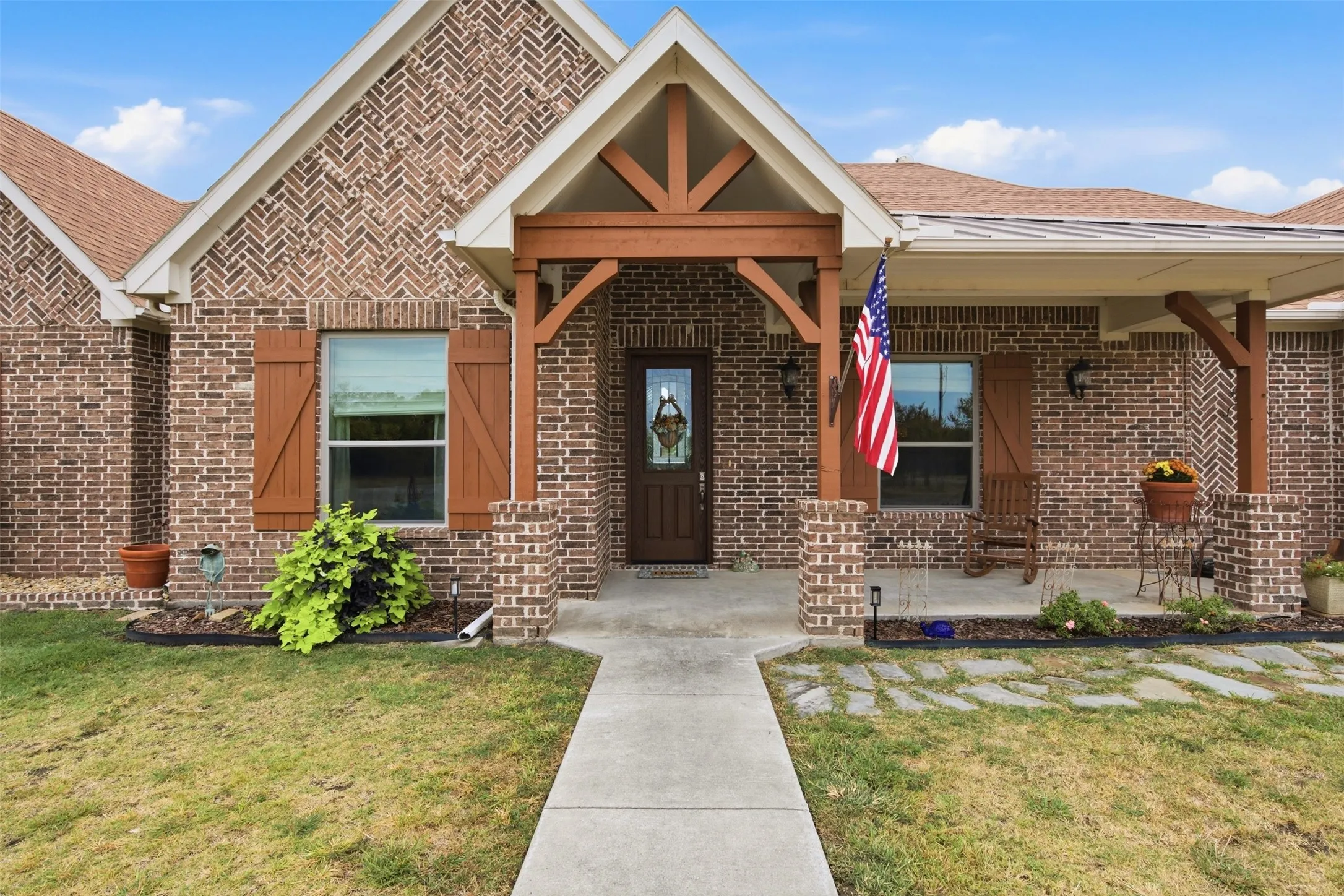 Single Family Residence For Sale in Hunt County , 5541 County Road 1130, Farmersville, Texas 75442, 3 Bedroom, 3 Bathroom, 2 Garage spaces, 3,142 Sqft, built in 2015, mls#21398950, Real Estate Agent in Farmersville, Homes For Sale in Hunt county, Homes For Sale in Farmersville, Realtor in Farmersville Texas, Real Estate Brokerage Independent Realty Texas, Luminita Cordes Realtor