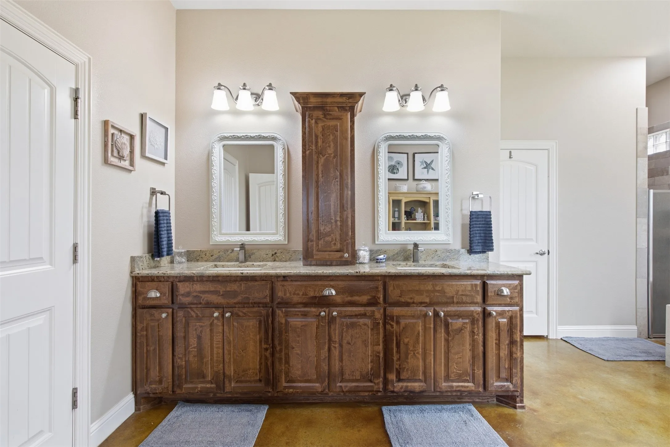 Single Family Residence For Sale in Hunt County , 5541 County Road 1130, Farmersville, Texas 75442, 3 Bedroom, 3 Bathroom, 2 Garage spaces, 3,142 Sqft, built in 2015, mls#21398950, Real Estate Agent in Farmersville, Homes For Sale in Hunt county, Homes For Sale in Farmersville, Realtor in Farmersville Texas, Real Estate Brokerage Independent Realty Texas, Luminita Cordes Realtor