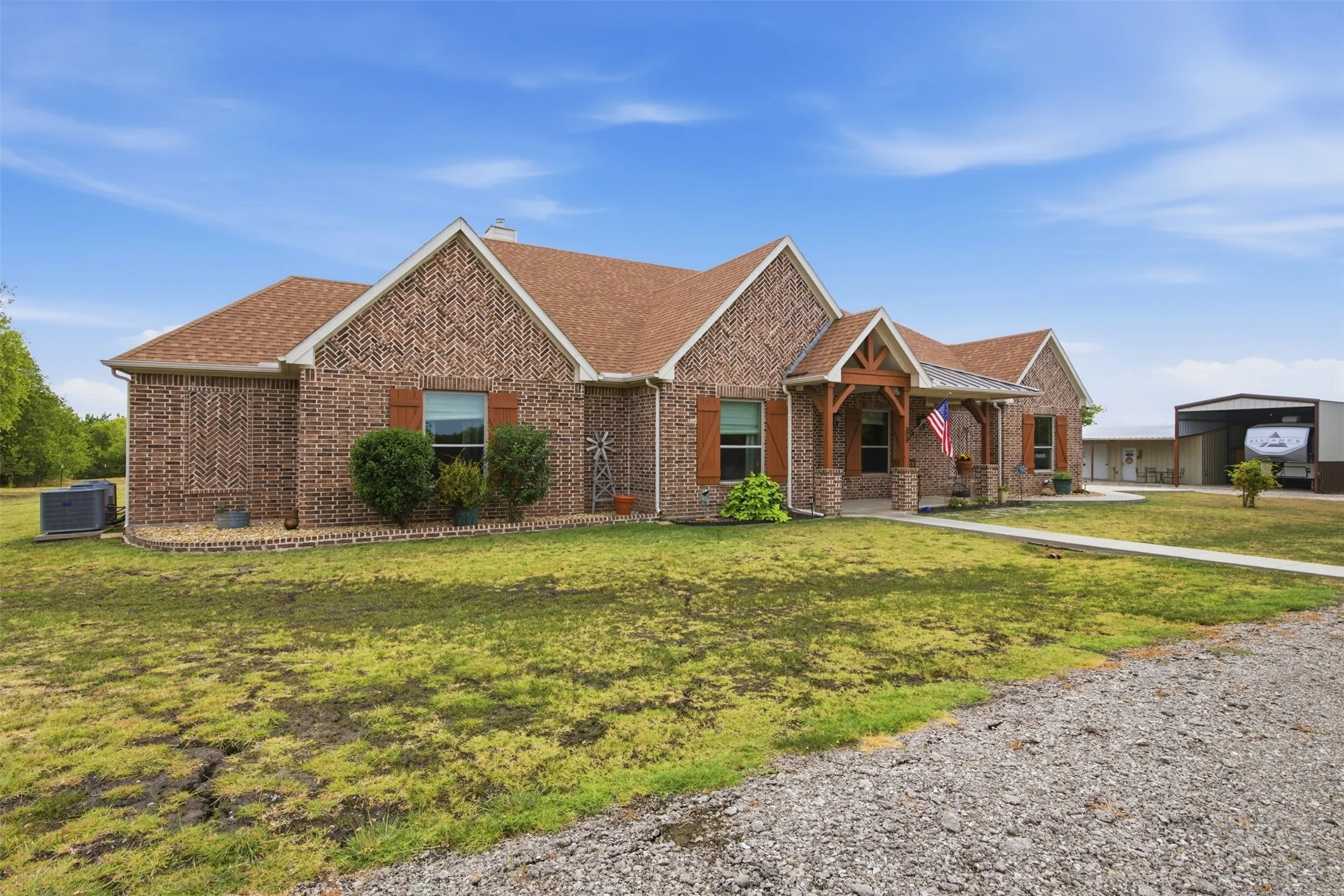 Single Family Residence For Sale in Hunt County , 5541 County Road 1130, Farmersville, Texas 75442, 3 Bedroom, 3 Bathroom, 2 Garage spaces, 3,142 Sqft, built in 2015, mls#21398950, Real Estate Agent in Farmersville, Homes For Sale in Hunt county, Homes For Sale in Farmersville, Realtor in Farmersville Texas, Real Estate Brokerage Independent Realty Texas, Luminita Cordes Realtor