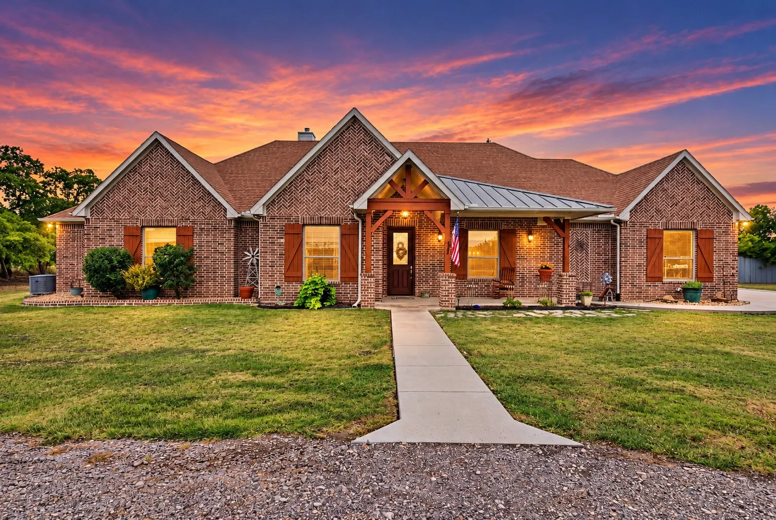 Single Family Residence For Sale in Hunt County , 5541 County Road 1130, Farmersville, Texas 75442, 3 Bedroom, 3 Bathroom, 2 Garage spaces, 3,142 Sqft, built in 2015, mls#21398950, Real Estate Agent in Farmersville, Homes For Sale in Hunt county, Homes For Sale in Farmersville, Realtor in Farmersville Texas, Real Estate Brokerage Independent Realty Texas, Luminita Cordes Realtor