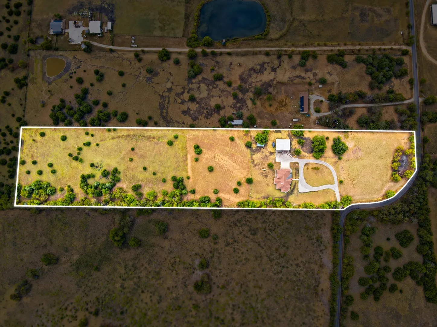 Single Family Residence For Sale in Hunt County , 5541 County Road 1130, Farmersville, Texas 75442, 3 Bedroom, 3 Bathroom, 2 Garage spaces, 3,142 Sqft, built in 2015, mls#21398950, Real Estate Agent in Farmersville, Homes For Sale in Hunt county, Homes For Sale in Farmersville, Realtor in Farmersville Texas, Real Estate Brokerage Independent Realty Texas, Luminita Cordes Realtor