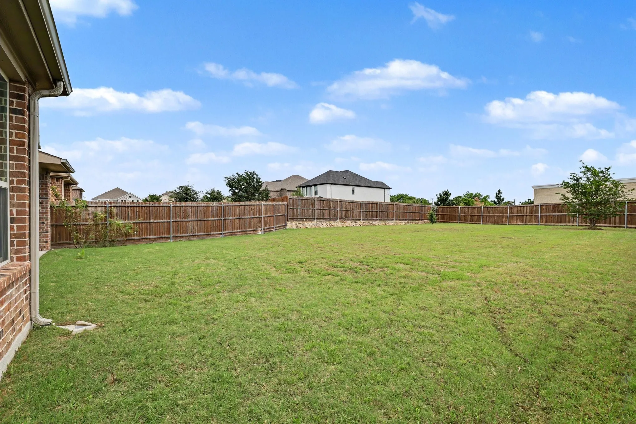Single Family Residence For Sale in Denton County , 2317 Willow Garden Drive, Little Elm, Texas 75068, 5 Bedroom, 4 Bathroom, 2 Garage spaces, 3,496 Sqft, built in 2021, mls#21401850, Real Estate Agent in Little Elm, Homes For Sale in Denton county, Homes For Sale in Little Elm, Realtor in Little Elm Texas, Real Estate Brokerage Independent Realty Texas, Luminita Cordes Realtor
