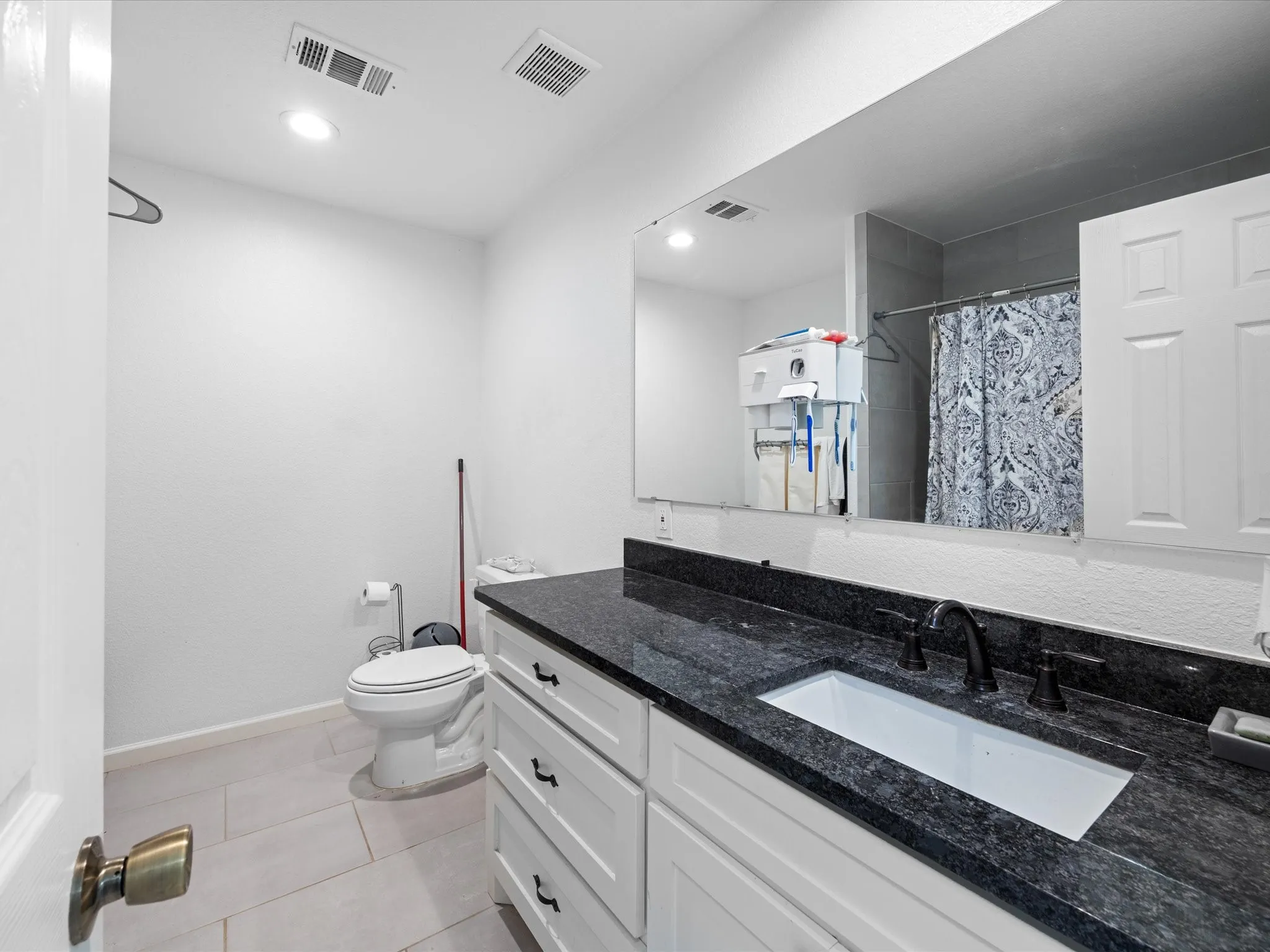Single Family Residence For Sale in Ellis County , 781 Alsdorf Road, Ennis, Texas 75119, 5 Bedroom, 4 Bathroom, 2 Garage spaces, 3,438 Sqft, built in 2021, mls#21400616, Real Estate Agent in Ennis, Homes For Sale in Ellis county, Homes For Sale in Ennis, Realtor in Ennis Texas, Real Estate Brokerage Independent Realty Texas, Luminita Cordes Realtor