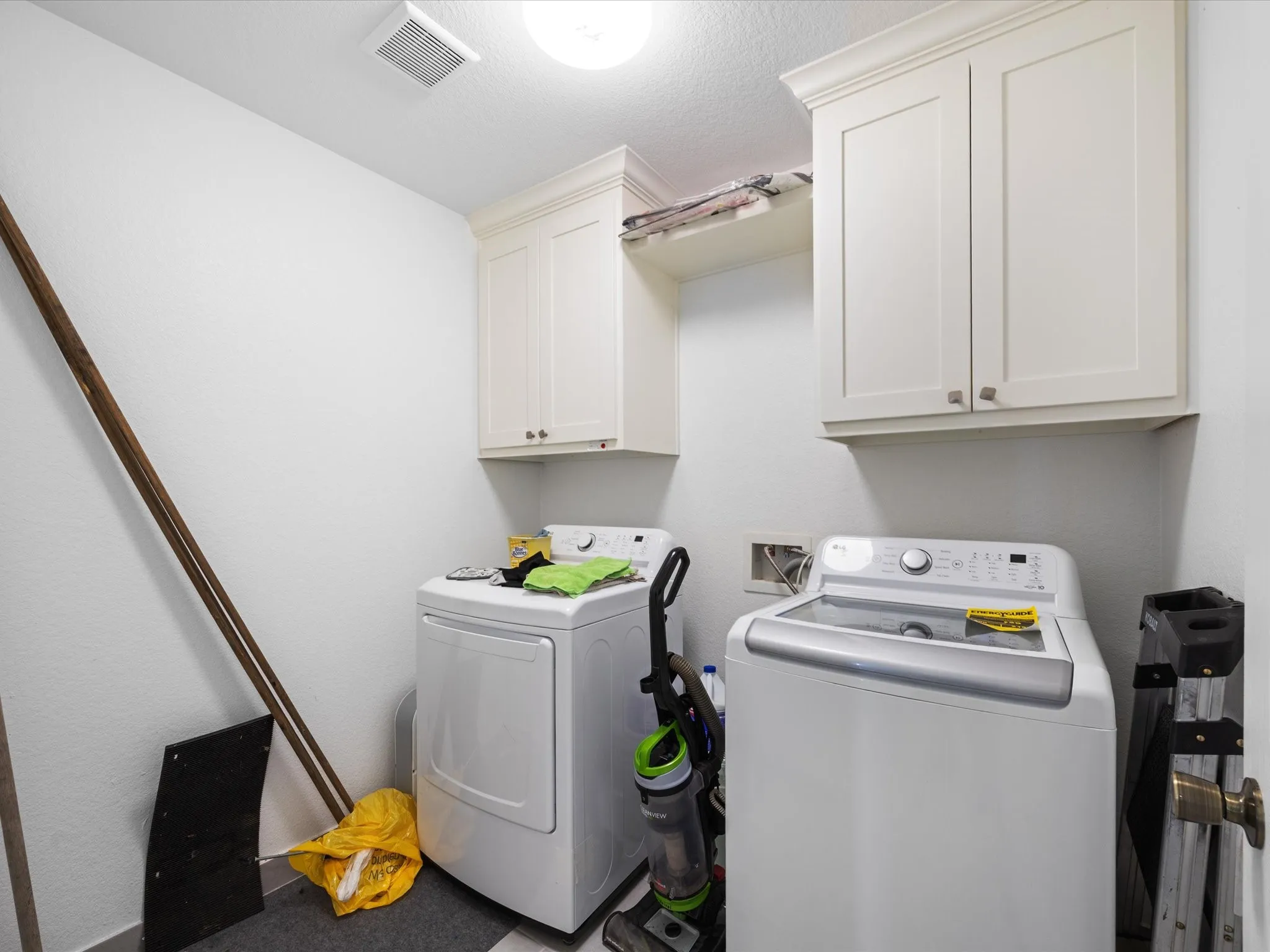 Single Family Residence For Sale in Ellis County , 781 Alsdorf Road, Ennis, Texas 75119, 5 Bedroom, 4 Bathroom, 2 Garage spaces, 3,438 Sqft, built in 2021, mls#21400616, Real Estate Agent in Ennis, Homes For Sale in Ellis county, Homes For Sale in Ennis, Realtor in Ennis Texas, Real Estate Brokerage Independent Realty Texas, Luminita Cordes Realtor