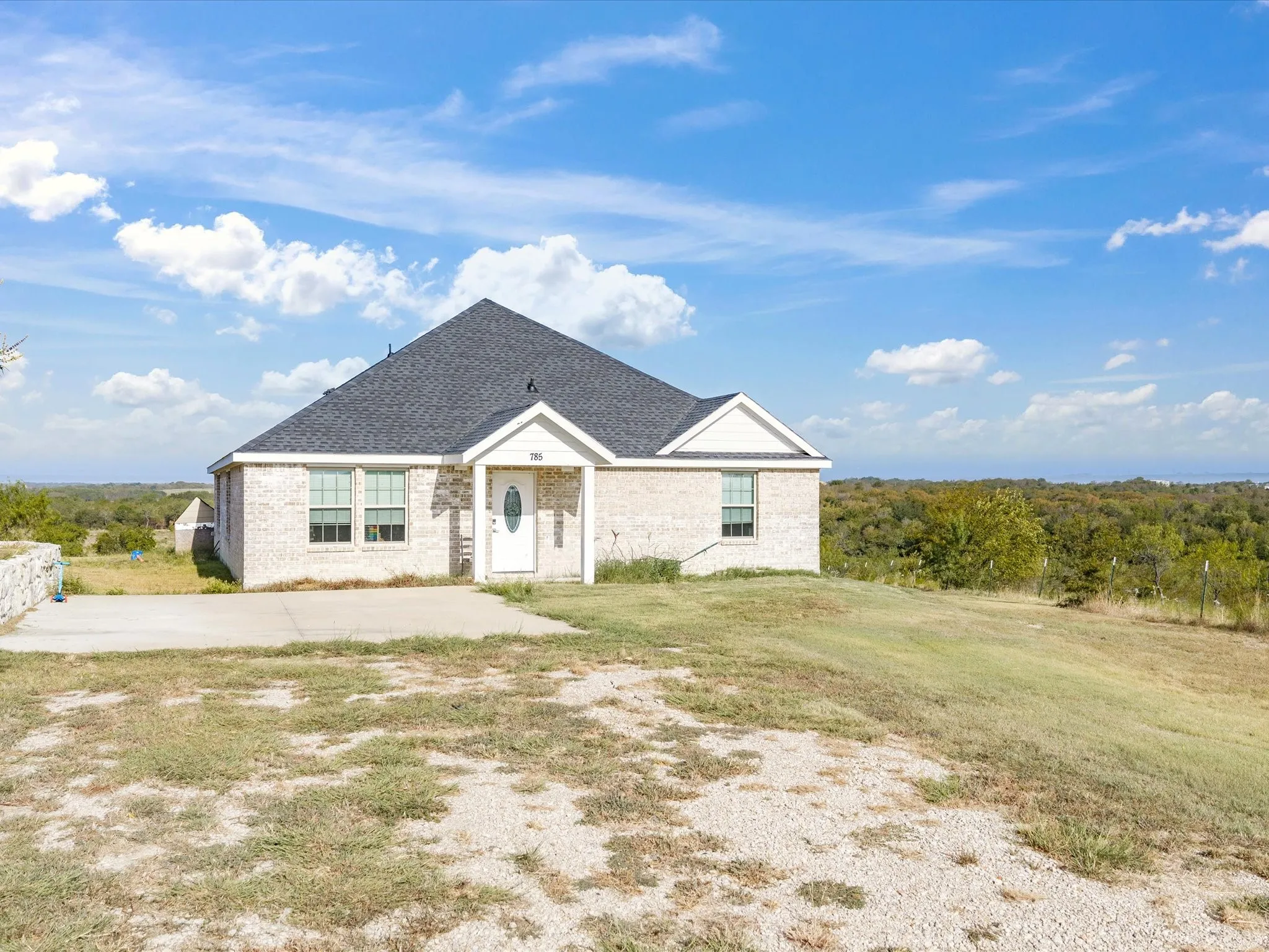 Single Family Residence For Sale in Ellis County , 781 Alsdorf Road, Ennis, Texas 75119, 5 Bedroom, 4 Bathroom, 2 Garage spaces, 3,438 Sqft, built in 2021, mls#21400616, Real Estate Agent in Ennis, Homes For Sale in Ellis county, Homes For Sale in Ennis, Realtor in Ennis Texas, Real Estate Brokerage Independent Realty Texas, Luminita Cordes Realtor
